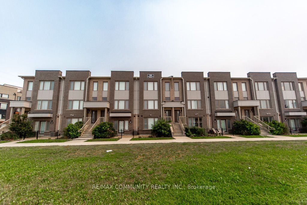 1525 Kingston Road 103, Pickering, ON L1V 0E9 photo 2