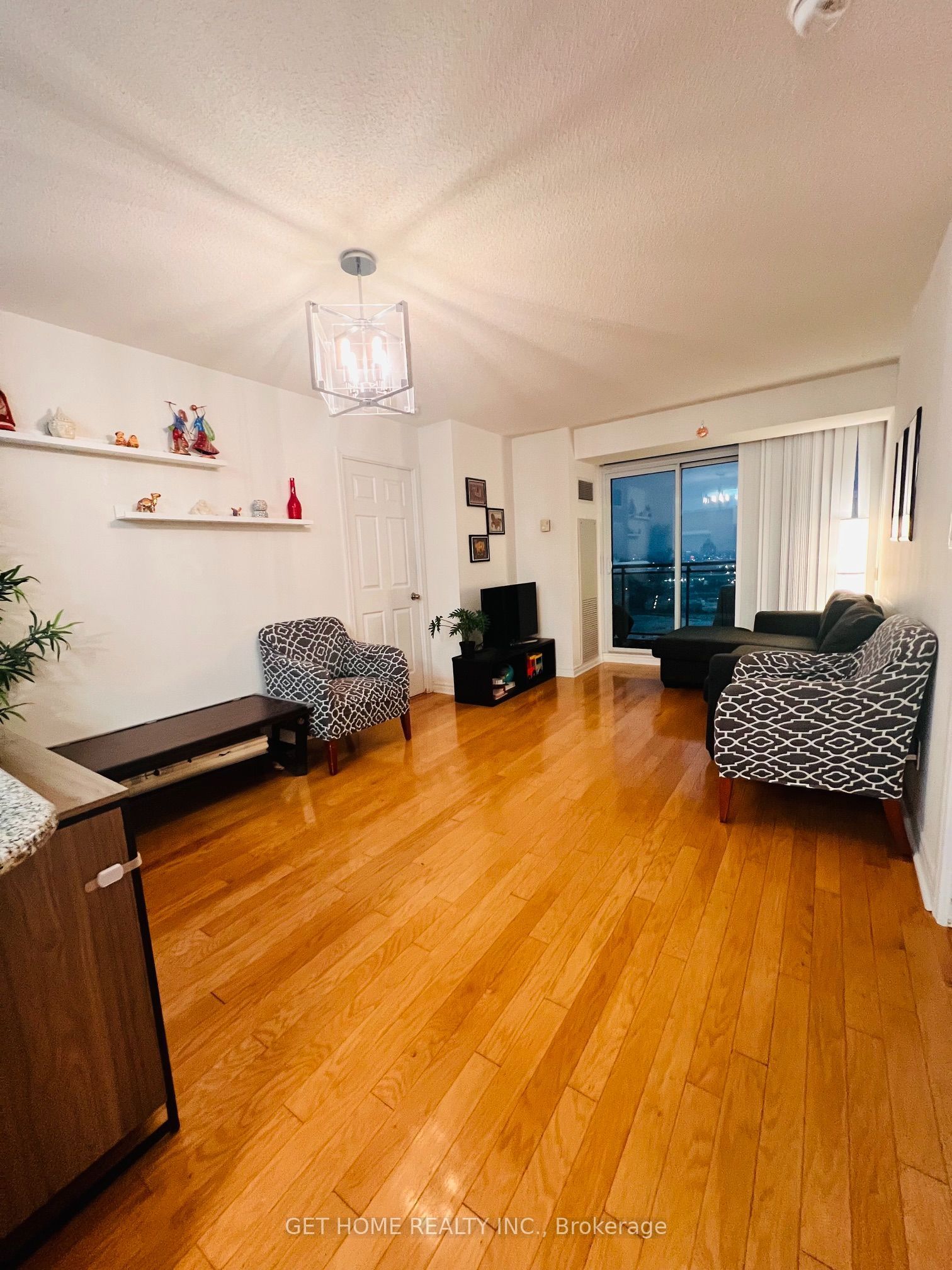 88 Grangeway Avenue #1807, Toronto, ON M1H 0A2 photo 2