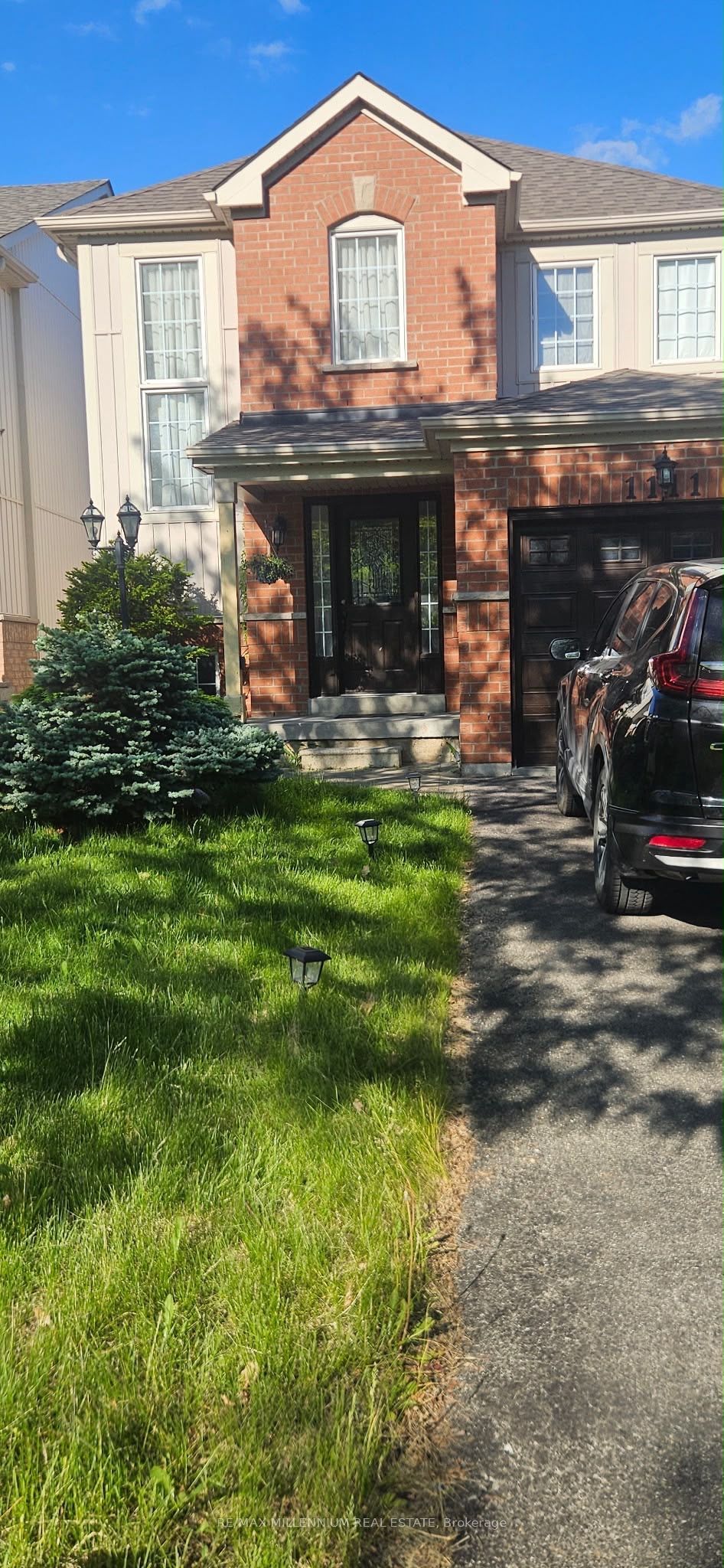 1111 Ashgrove Crescent, Oshawa, ON L1K 2W4