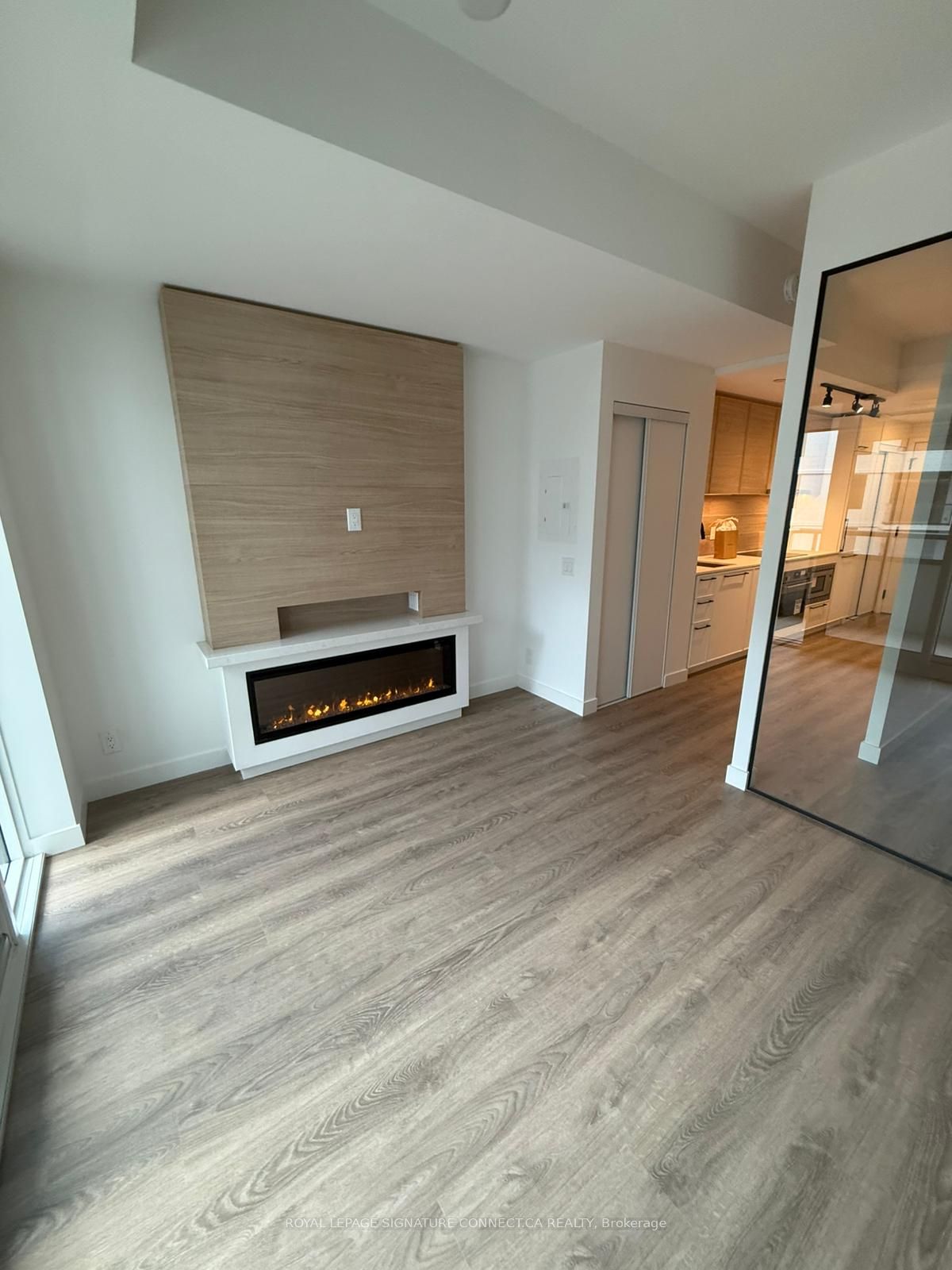 1050 Eastern Avenue 503, Toronto, ON M4L 0B7 photo 5