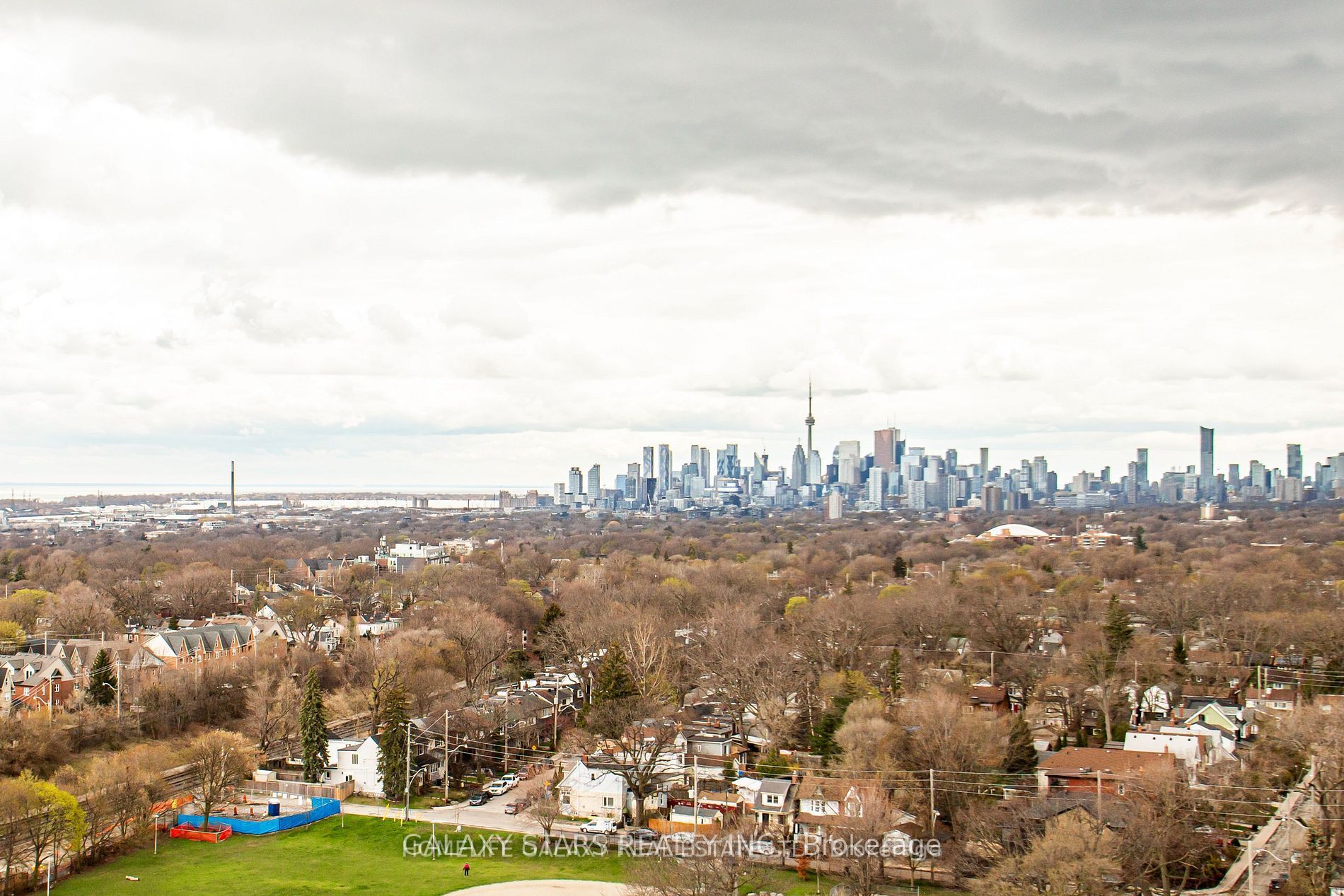 286 Main Street 1607, Toronto, ON M4C 0B3 photo 3
