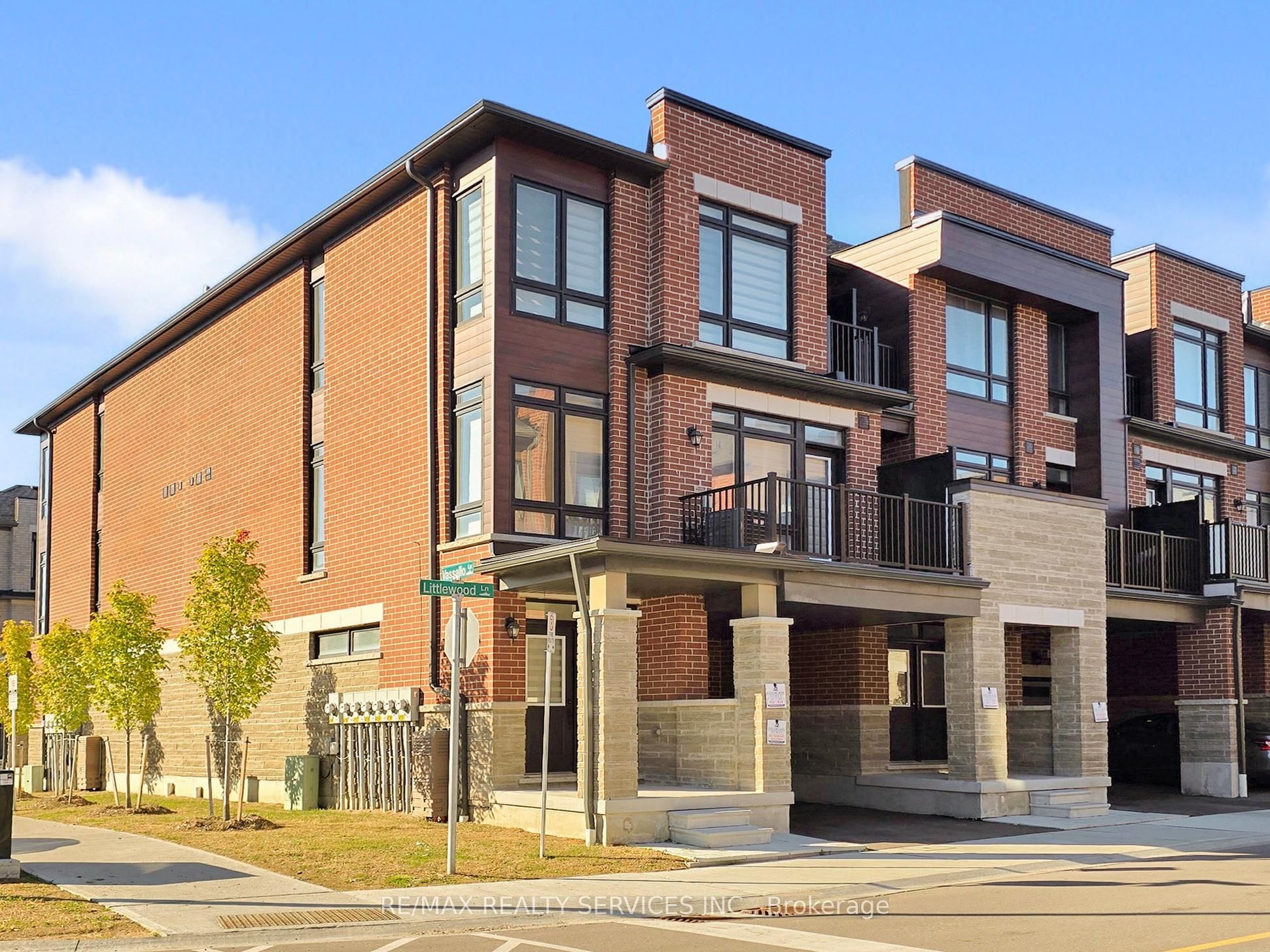 513 Littlewood Lane, Ajax, ON L1S 0H1 photo 3