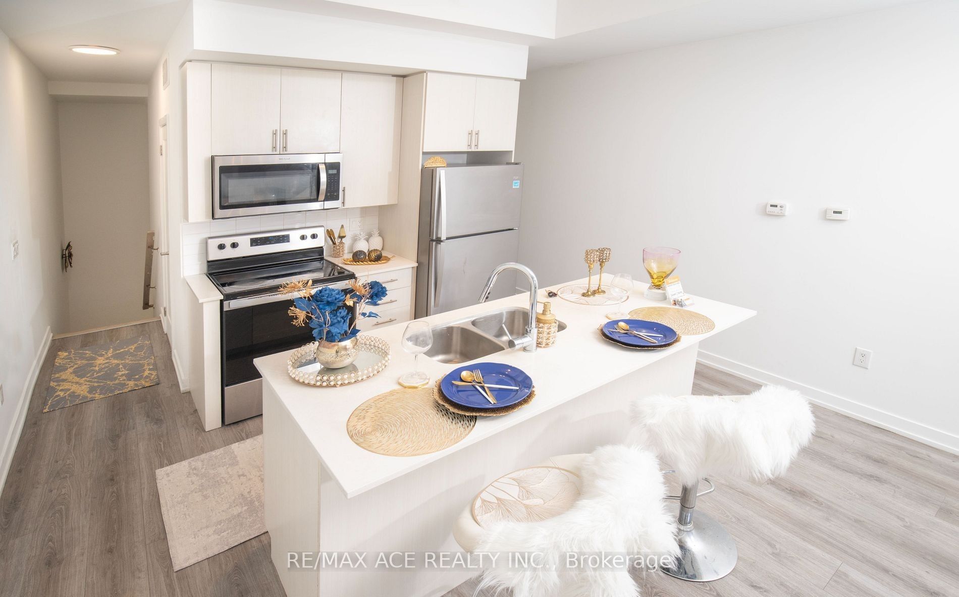 3686 St Clair Avenue E 105, Toronto, ON M1M 0E4 photo 4
