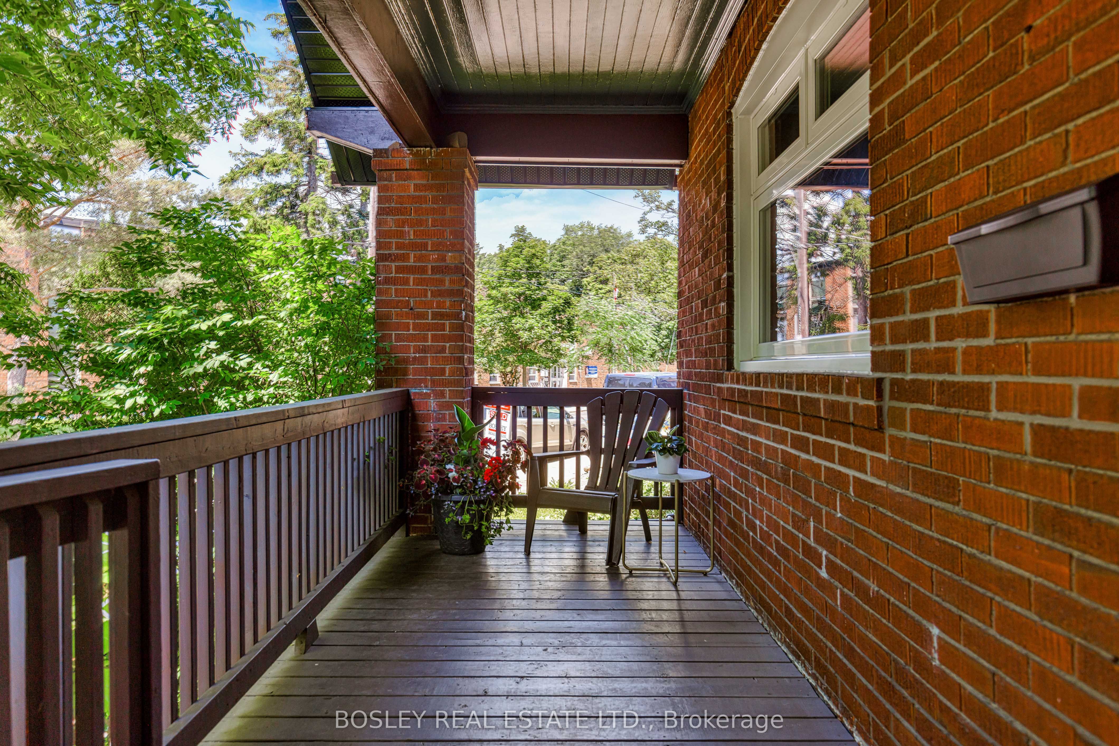 247 Gainsborough Road, Toronto, ON M4L 3C4 photo 2