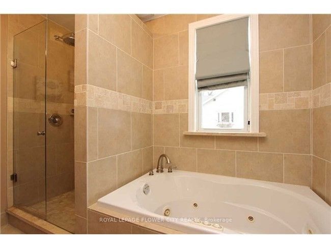 1944 Valley Farm Road, Pickering, ON L1V 1X7 photo 5