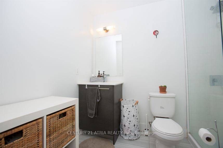 630 Queen Street 204, Toronto, ON M4M 1G3 photo 4