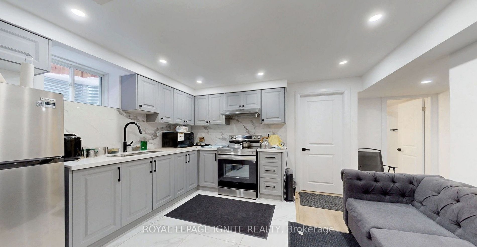 1572 Honey Locust Place Basement, Pickering, ON L1X 0P1 photo 3