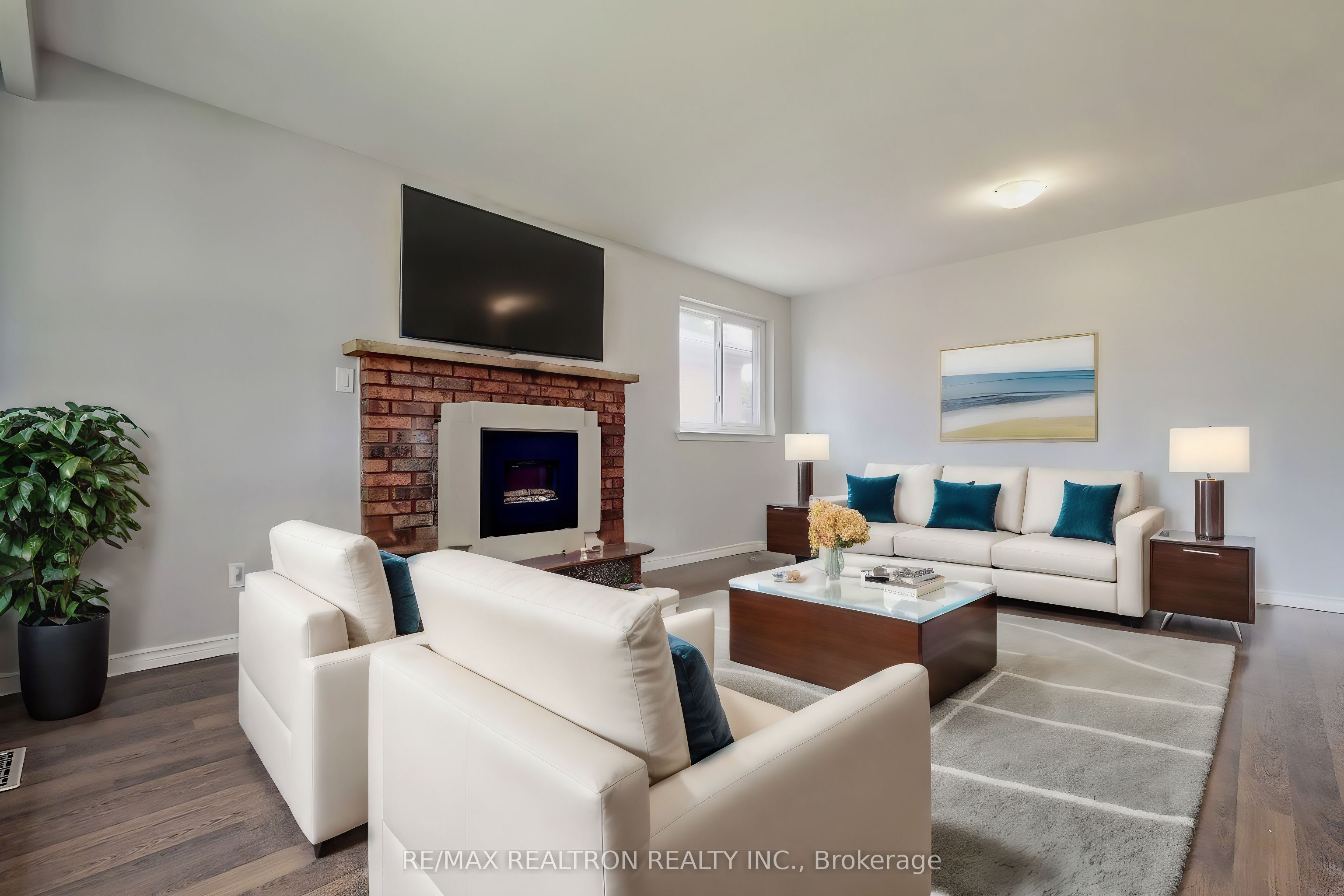 669 Shakespeare Avenue Upper, Oshawa, ON L1H 3H8