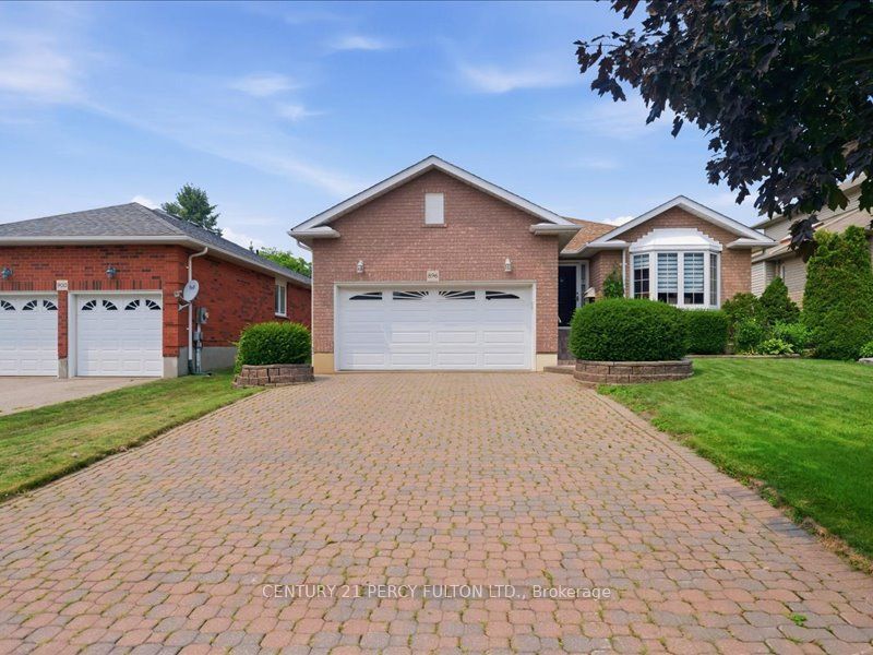 896 Sundance Circle, Oshawa, ON L1J 8P1 photo 2
