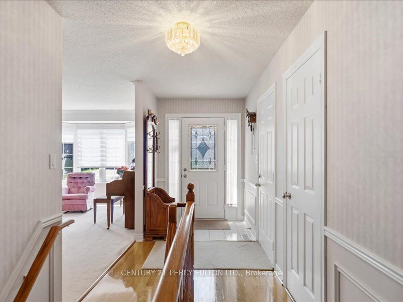 896 Sundance Circle, Oshawa, ON L1J 8P1 photo 3