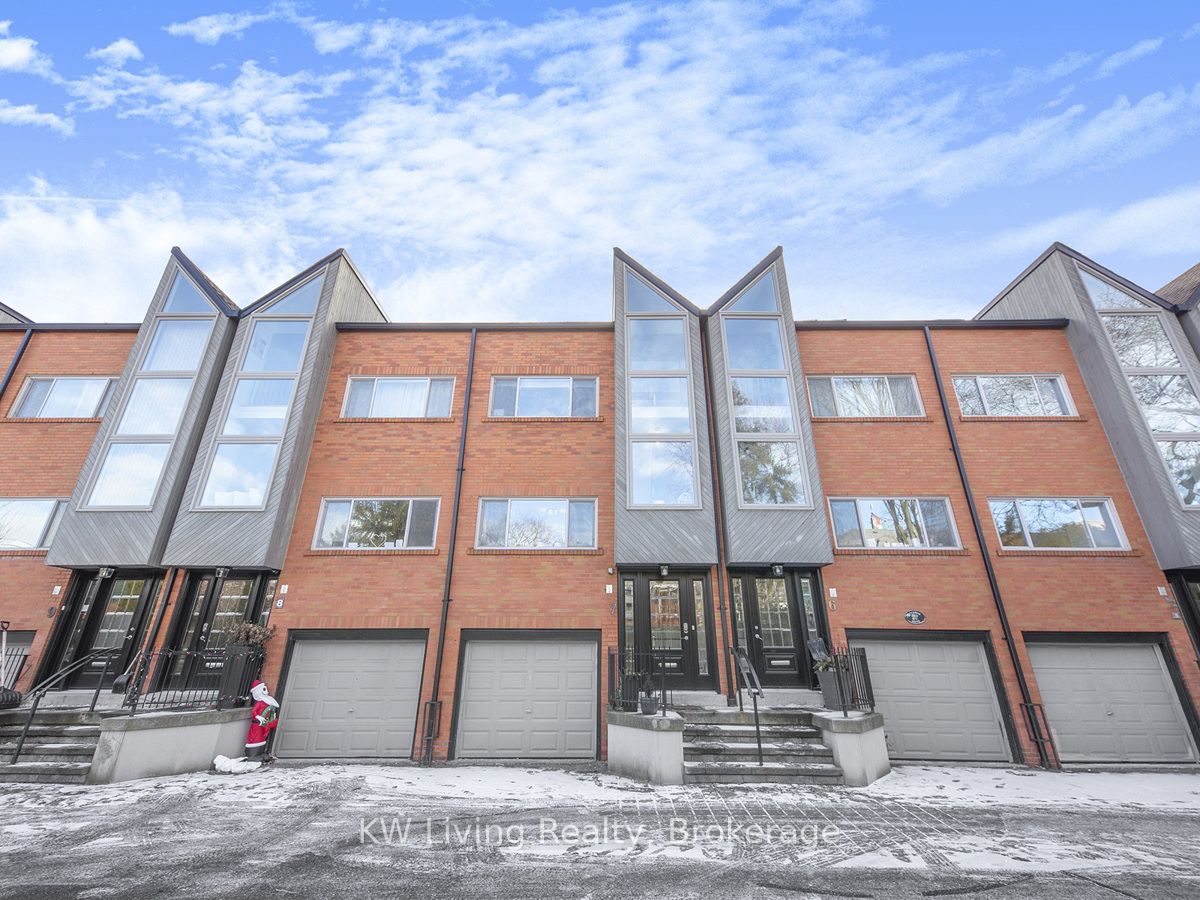 155 Woodbine Avenue TH7, Toronto, ON M4L 3P1