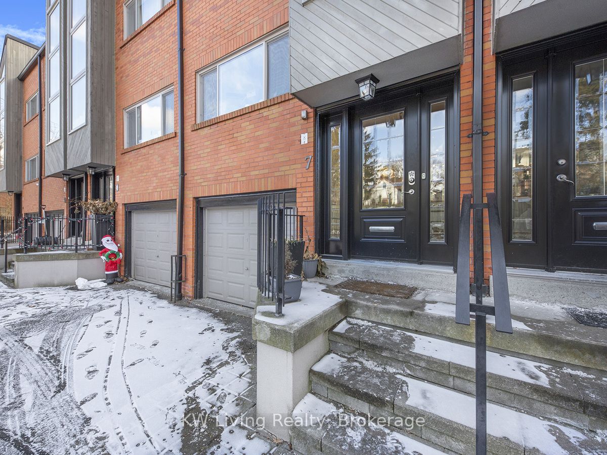 155 Woodbine Avenue TH7, Toronto, ON M4L 3P1 photo 3
