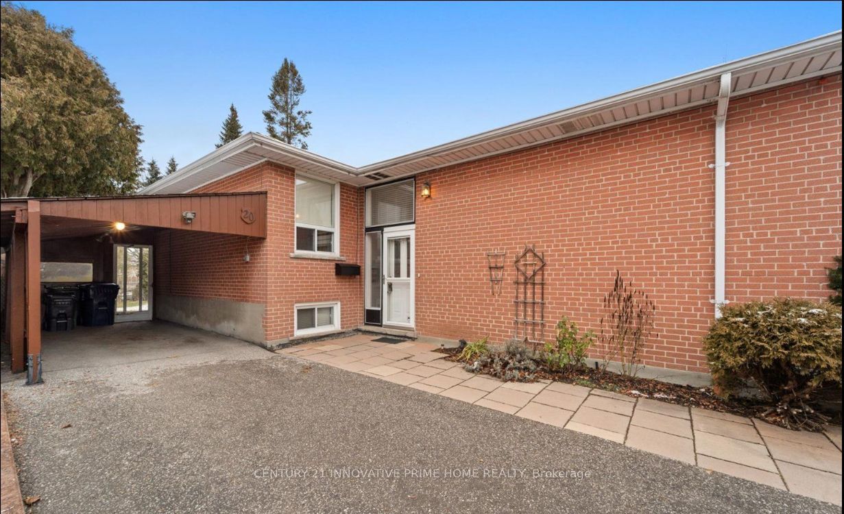 20 Hurley Crescent Main, Toronto, ON M1P 4H4 photo 2