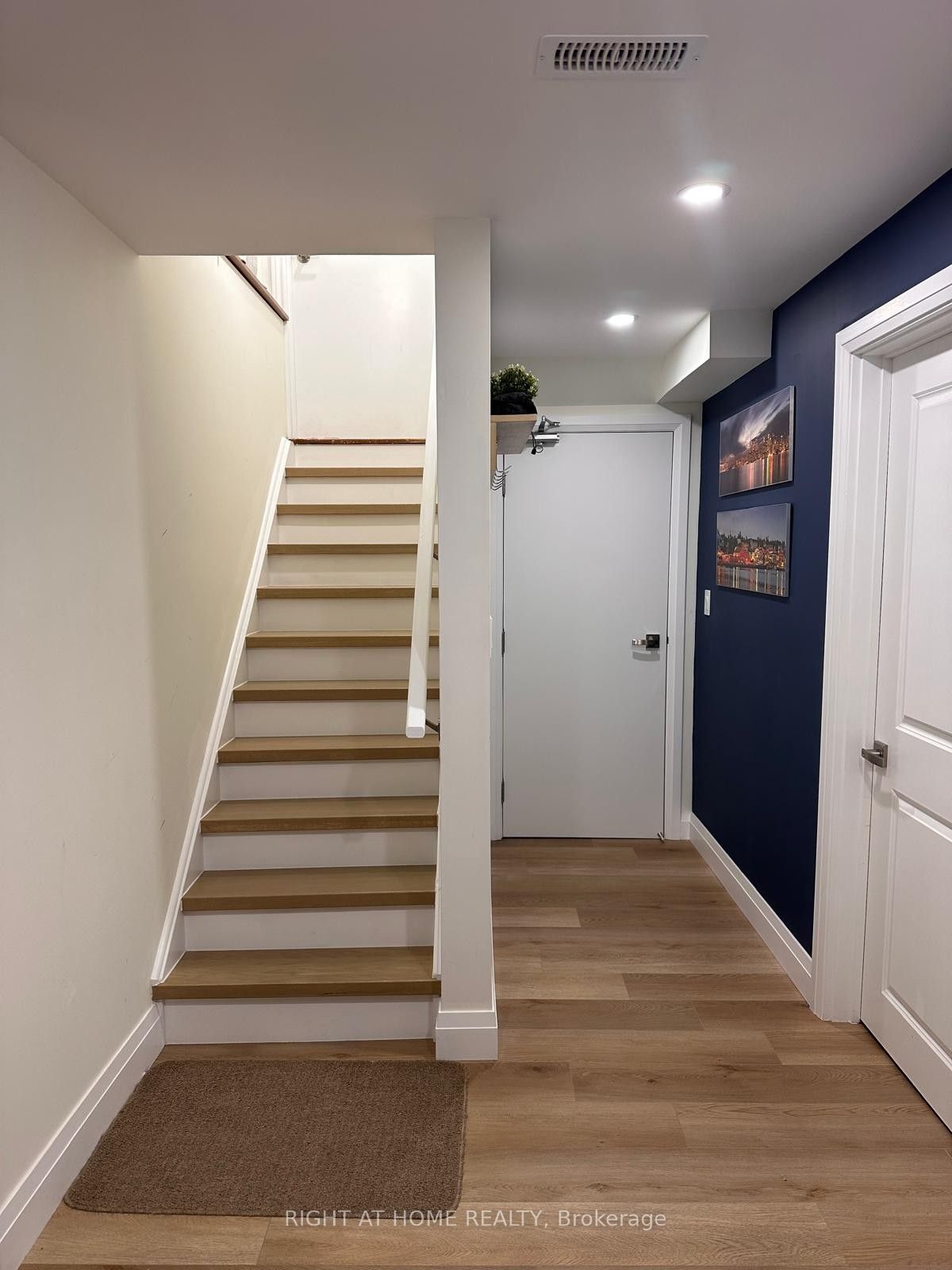 31 Swansea Street Basement, Whitby, ON L1P 0B3 photo 4