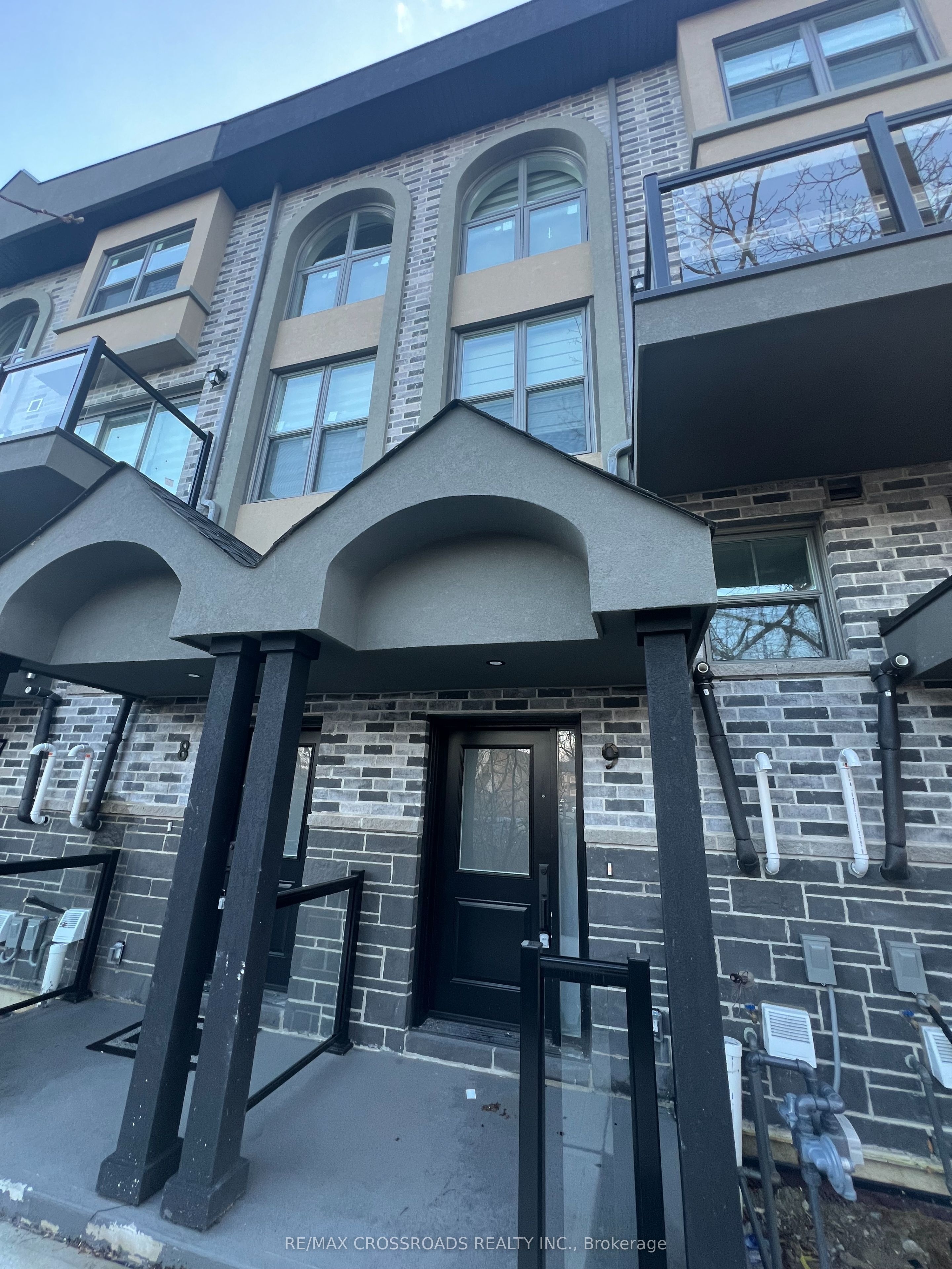 300 Railway Engine House Way, Whitby, ON L1N 0P7
