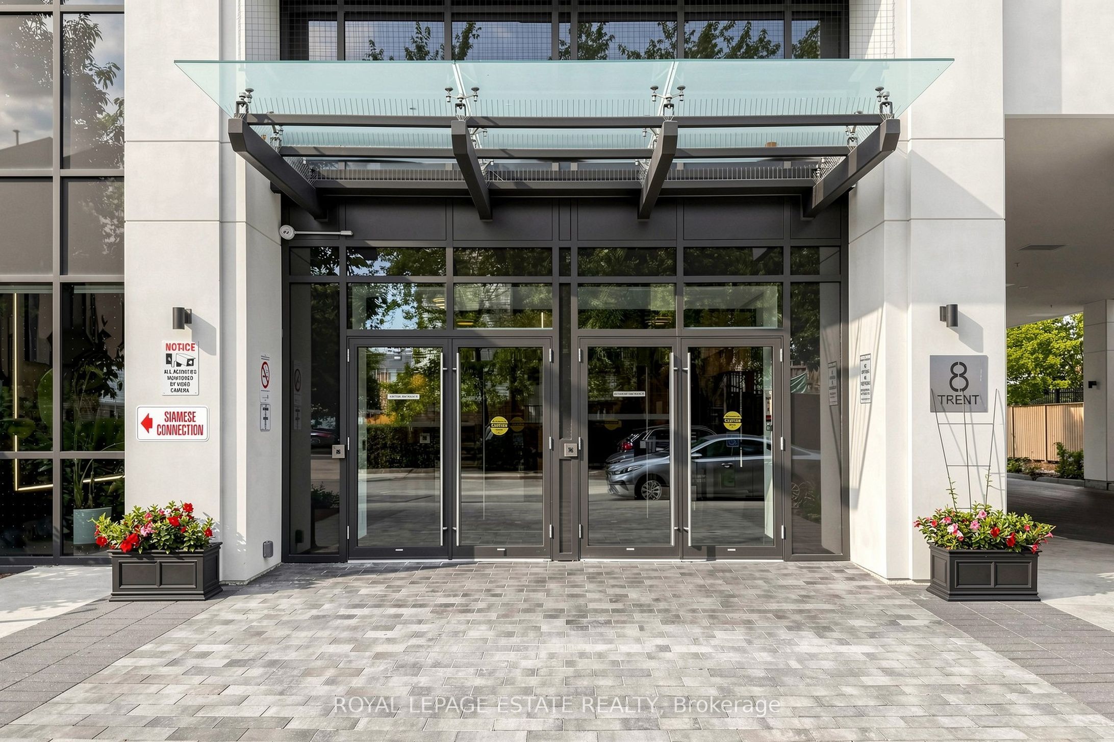8 Trent Avenue 504, Toronto, ON M4C 0A6 photo 2