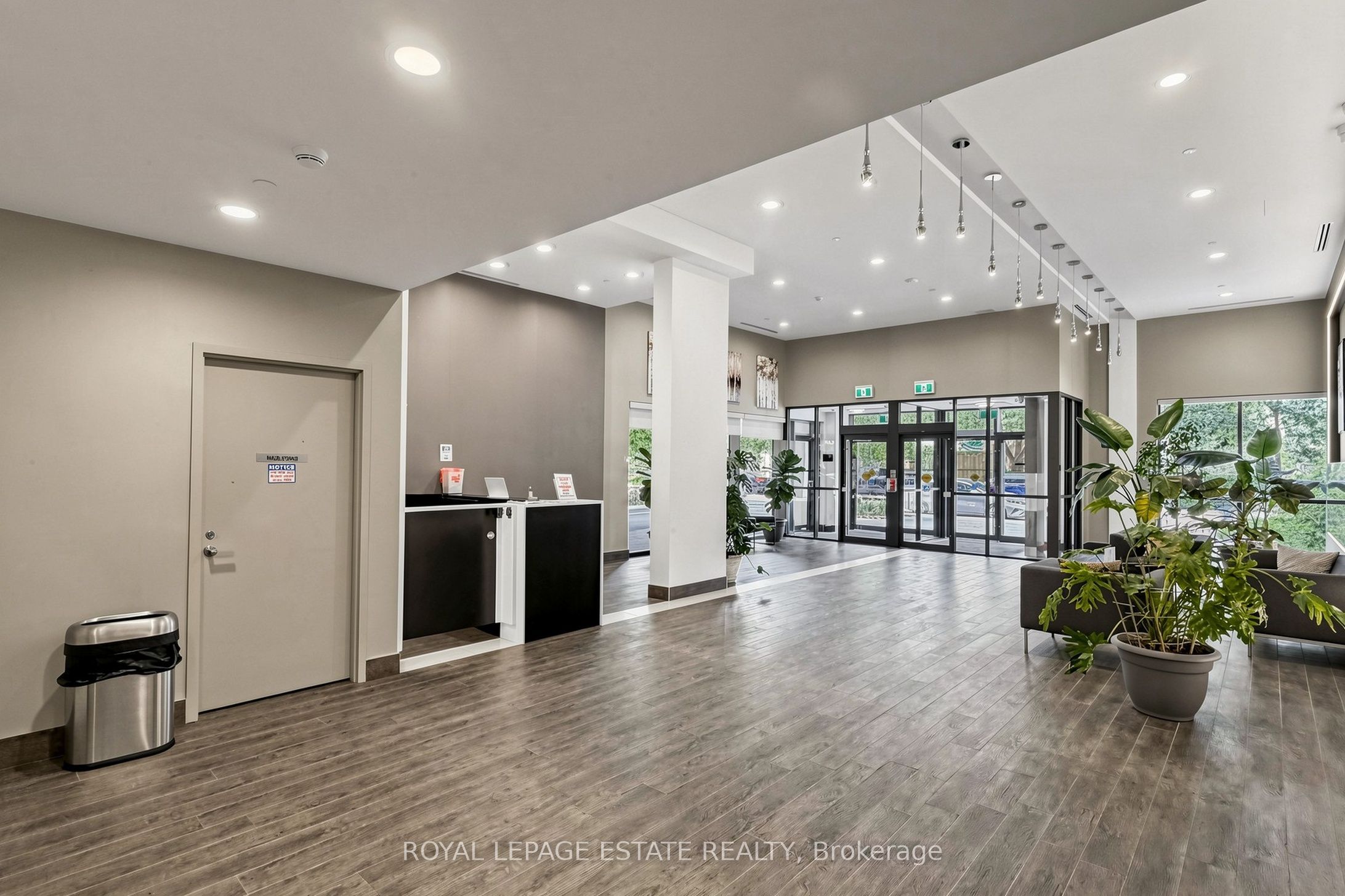 8 Trent Avenue 504, Toronto, ON M4C 0A6 photo 5