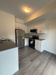 1695 Dersan Street 902, Pickering, ON L1X 0S9 photo 5