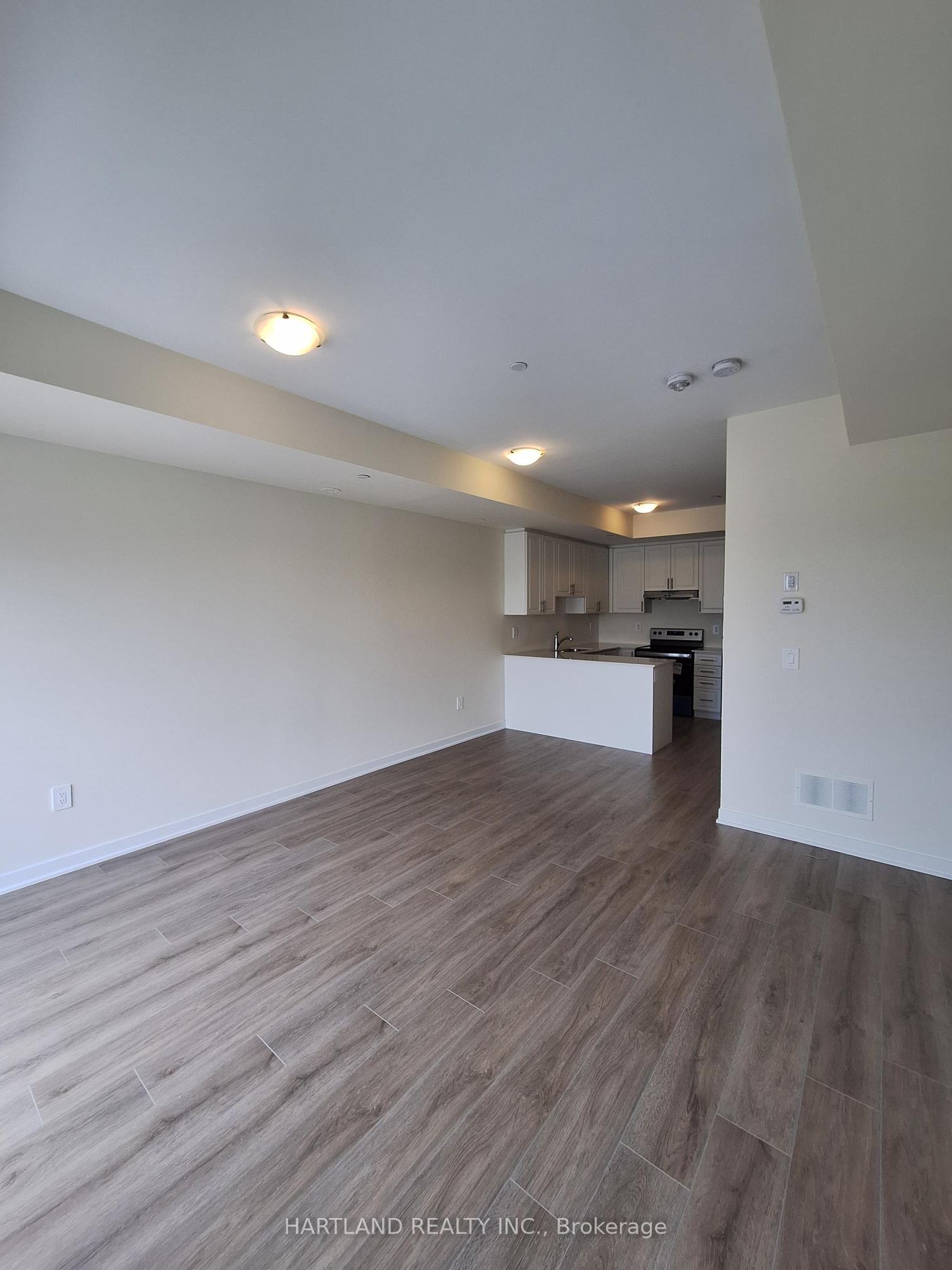 1695 Dersan Street 304, Pickering, ON L1X 0S9 photo 2