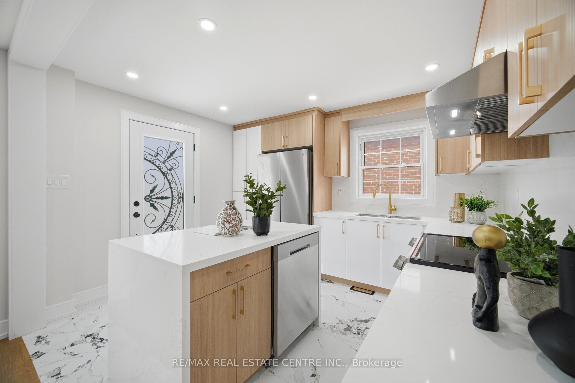 109 Glencrest Boulevard, Toronto, ON M4B 1L9 photo 5