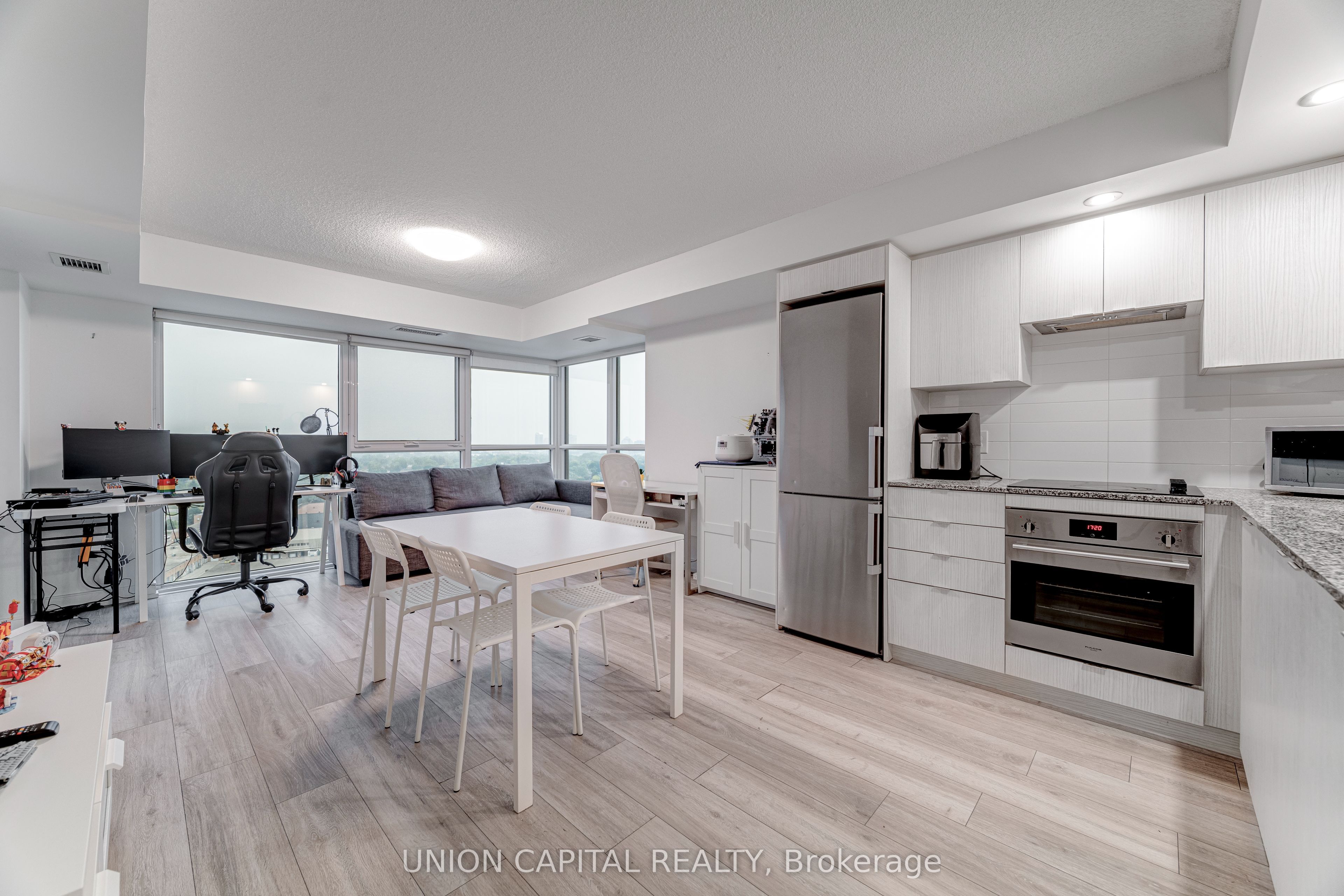 225 Village Green Square 2010, Toronto, ON M1S 0K5