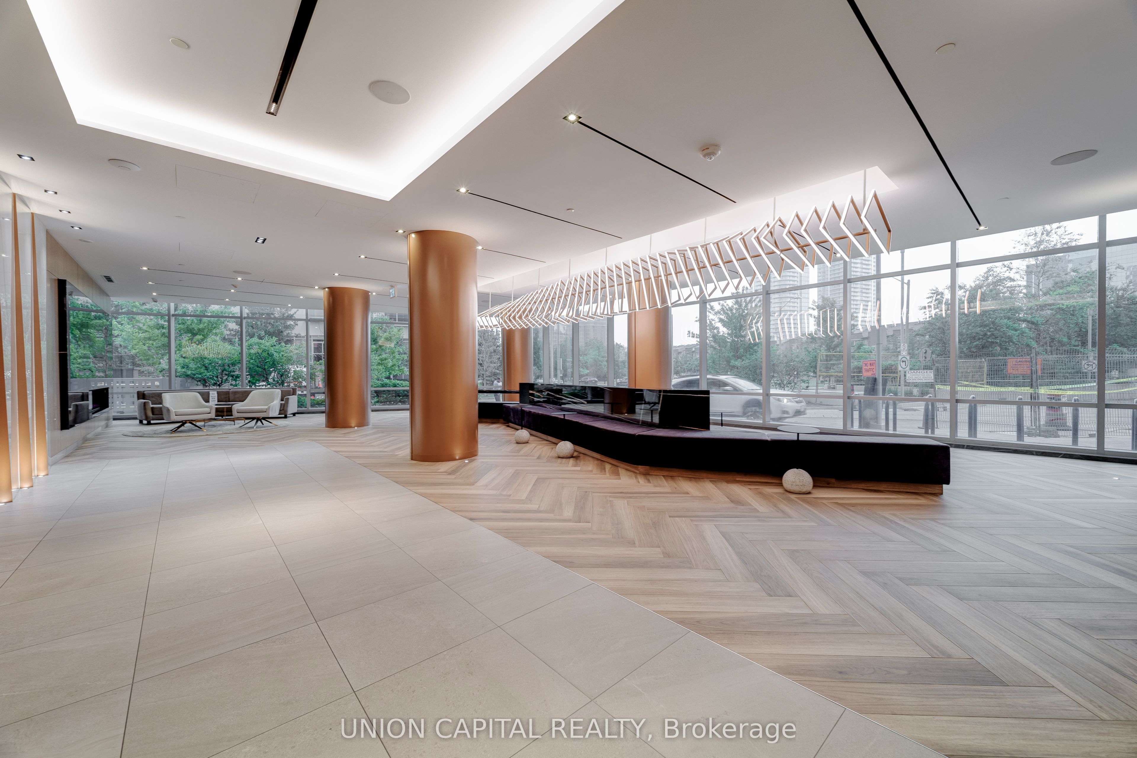 225 Village Green Square 2010, Toronto, ON M1S 0K5 photo 4