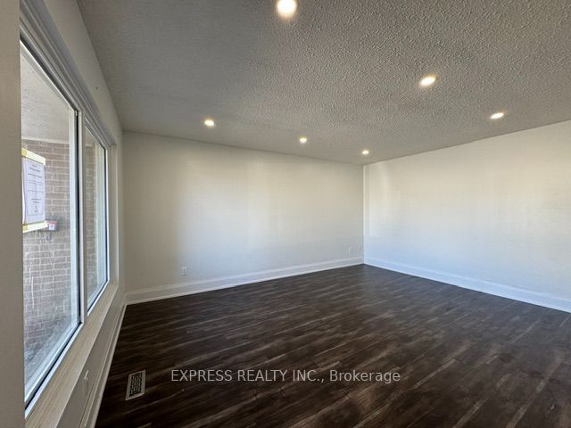 220 John Tabor Trail, Toronto, ON M1B 2R4 photo 4