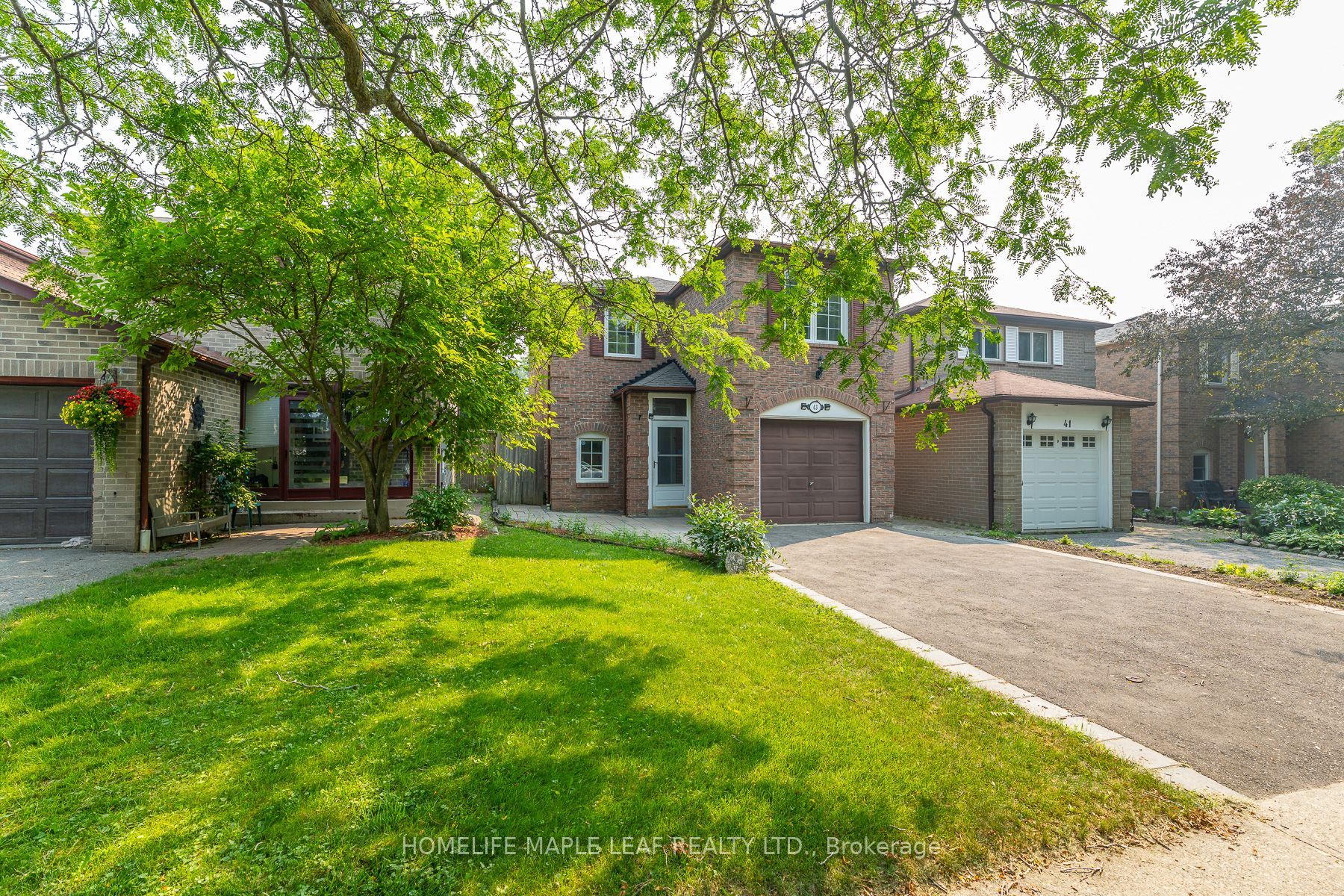43 Barrett Crescent, Ajax, ON L1T 2C4 photo 2