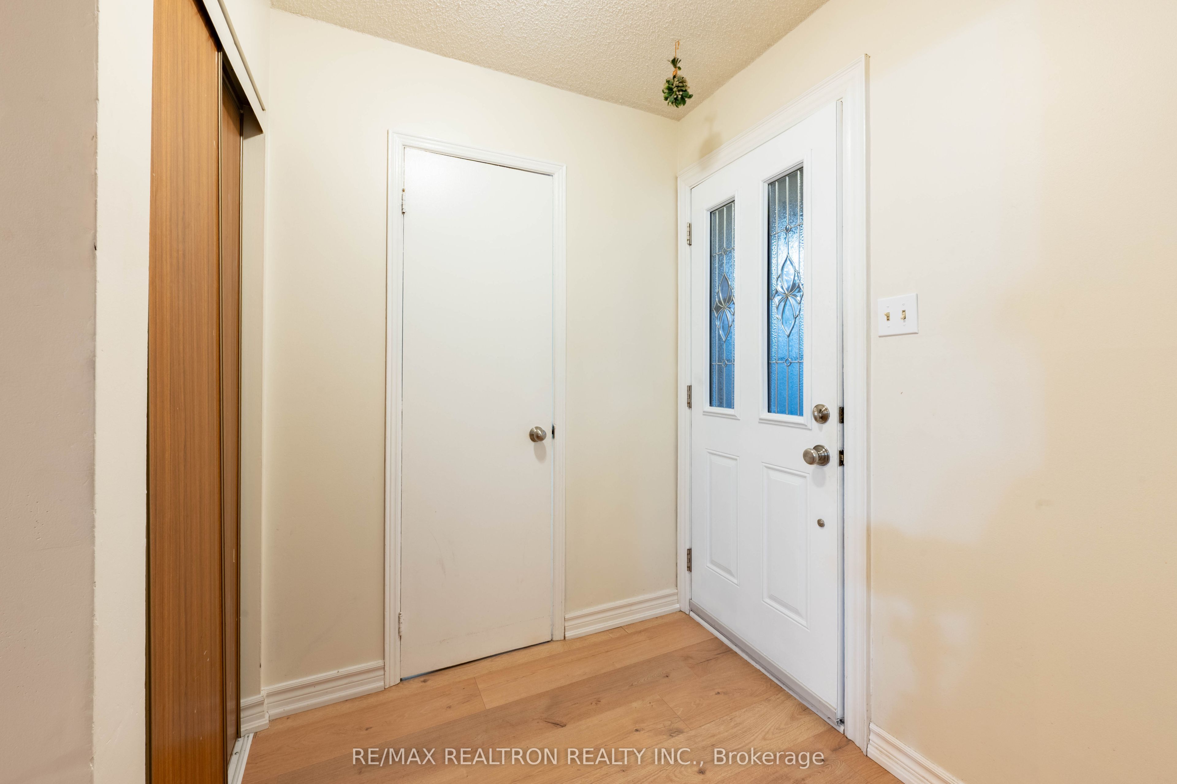 95 Chalmers Crescent, Ajax, ON L1S 5Z6 photo 3