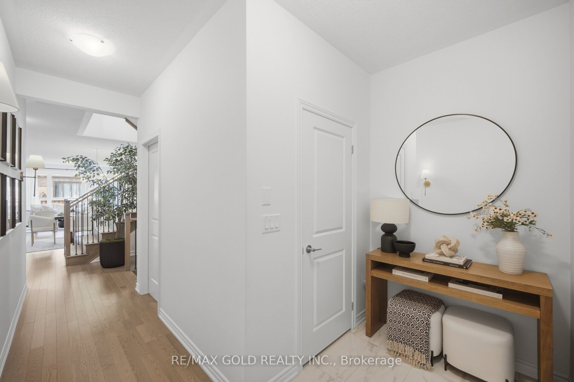 8 Huggins Drive, Whitby, ON L1P 0N4 photo 4