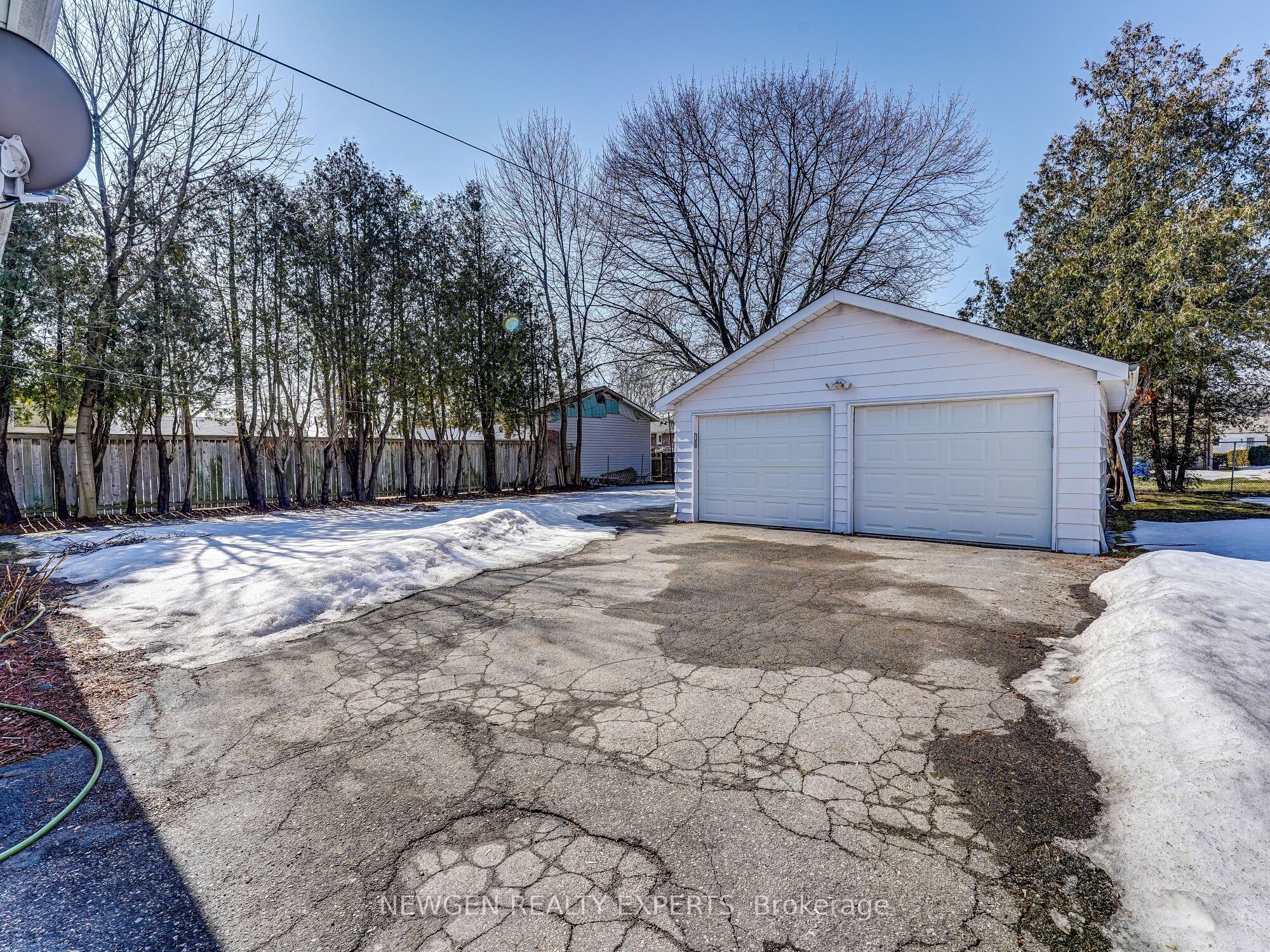 30 Linton Avenue E, Ajax, ON L1T 2X6 photo 3
