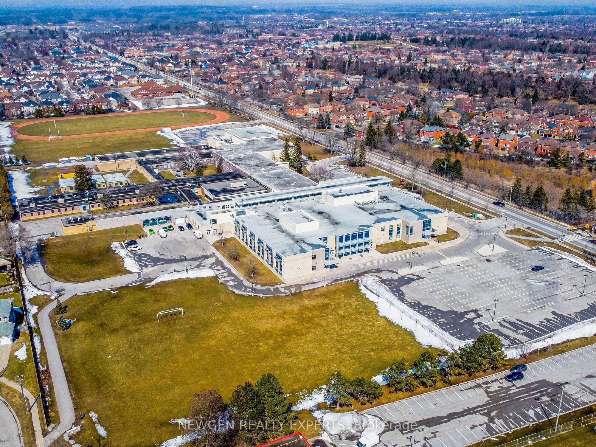 30 Linton Avenue E, Ajax, ON L1T 2X6 photo 4