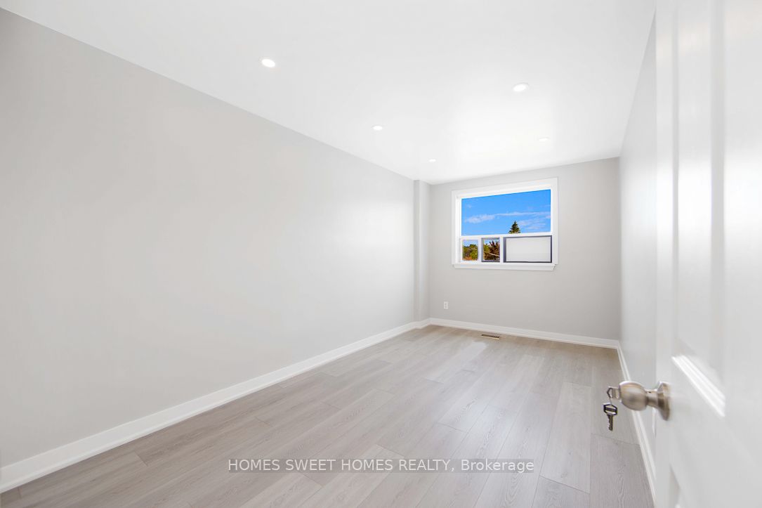 1352 Kennedy Road A, Toronto, ON M1P 2L7 photo 5