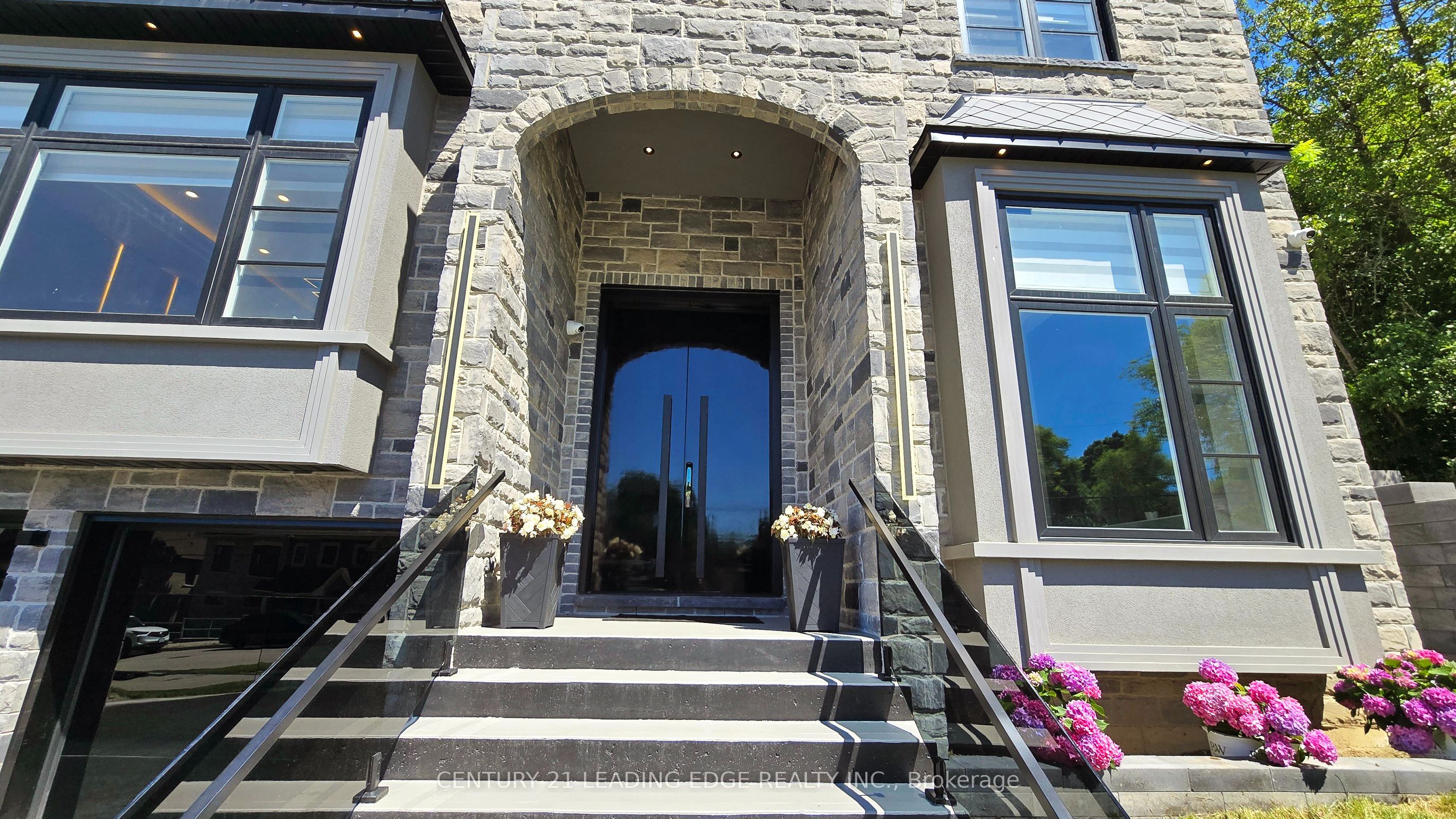 432 Sheppard Avenue, Pickering, ON L1V 1E5 photo 3