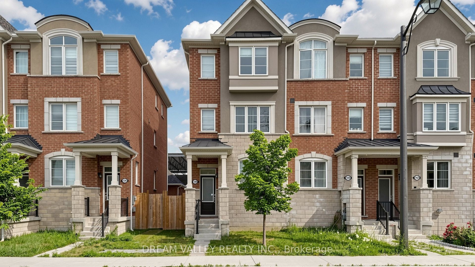 138 S Cleanside Road, Toronto, ON M1L 0C6