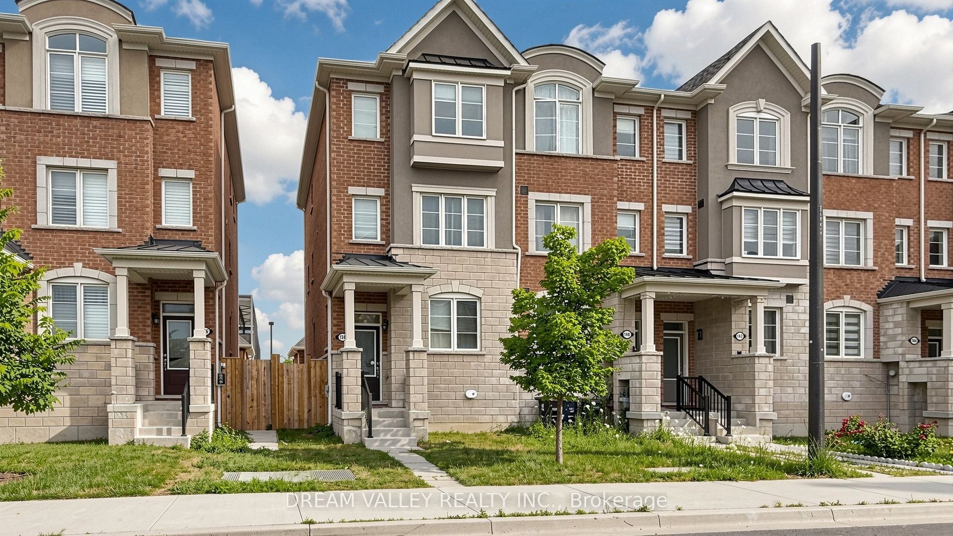 138 S Cleanside Road, Toronto, ON M1L 0C6 photo 3