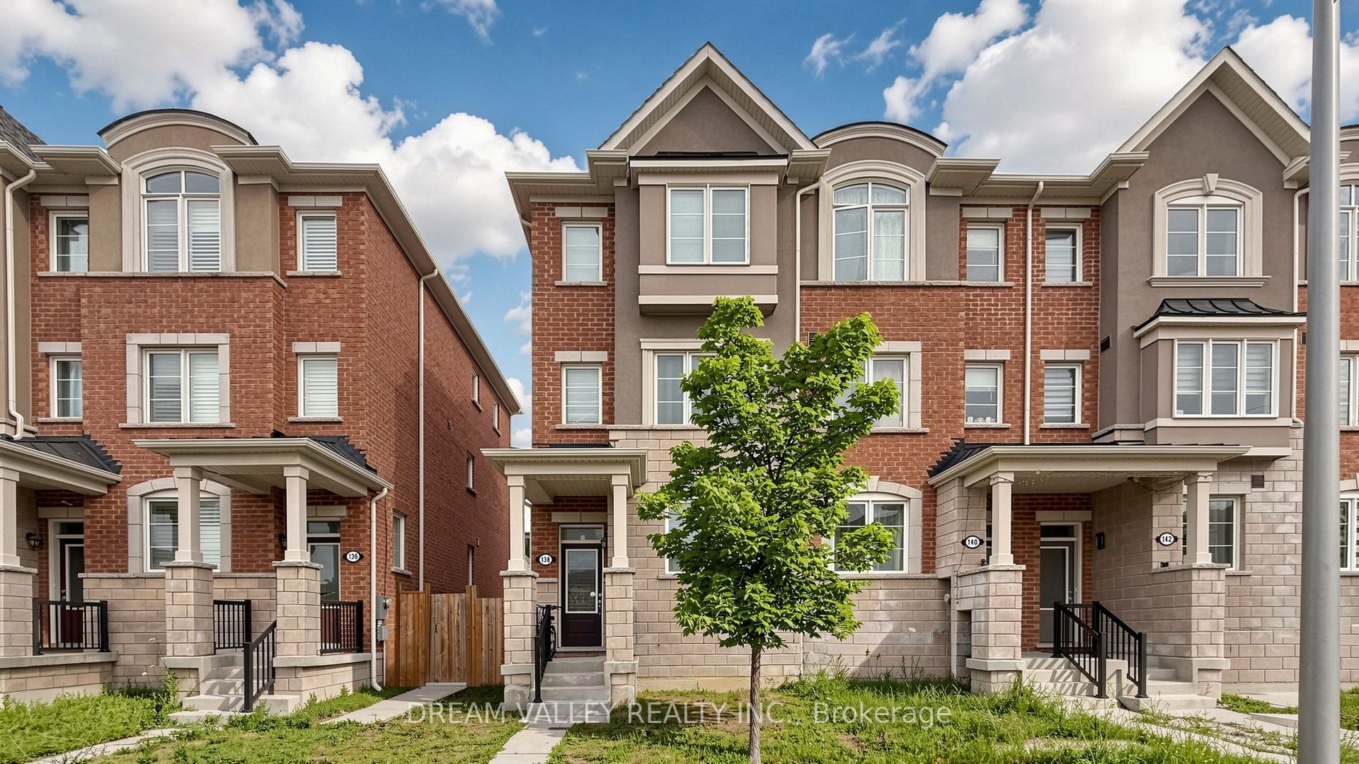 138 S Cleanside Road, Toronto, ON M1L 0C6 photo 4