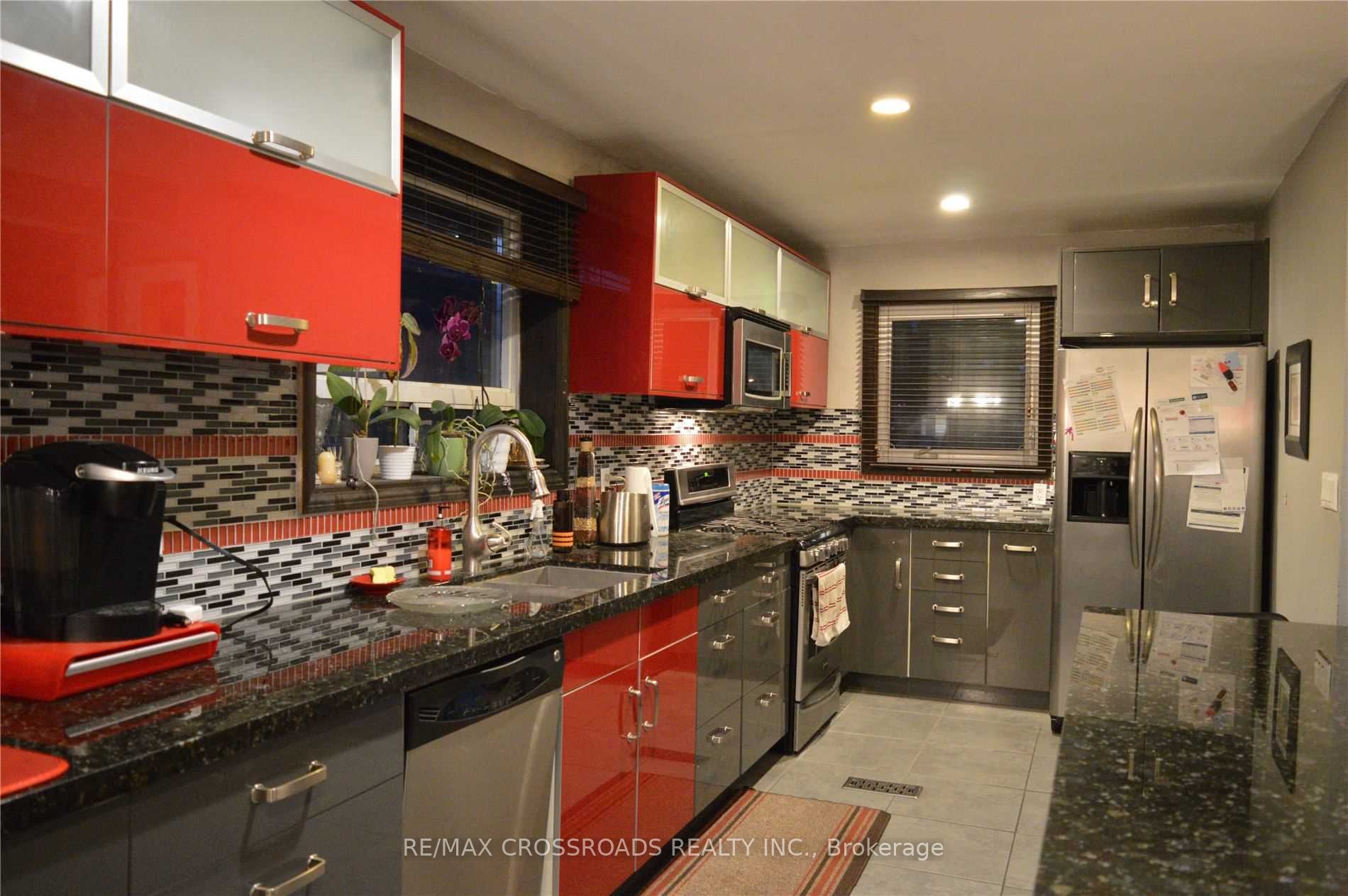 44 Romulus Basement Apartment Drive, Toronto, ON M1K 4C2 photo 2