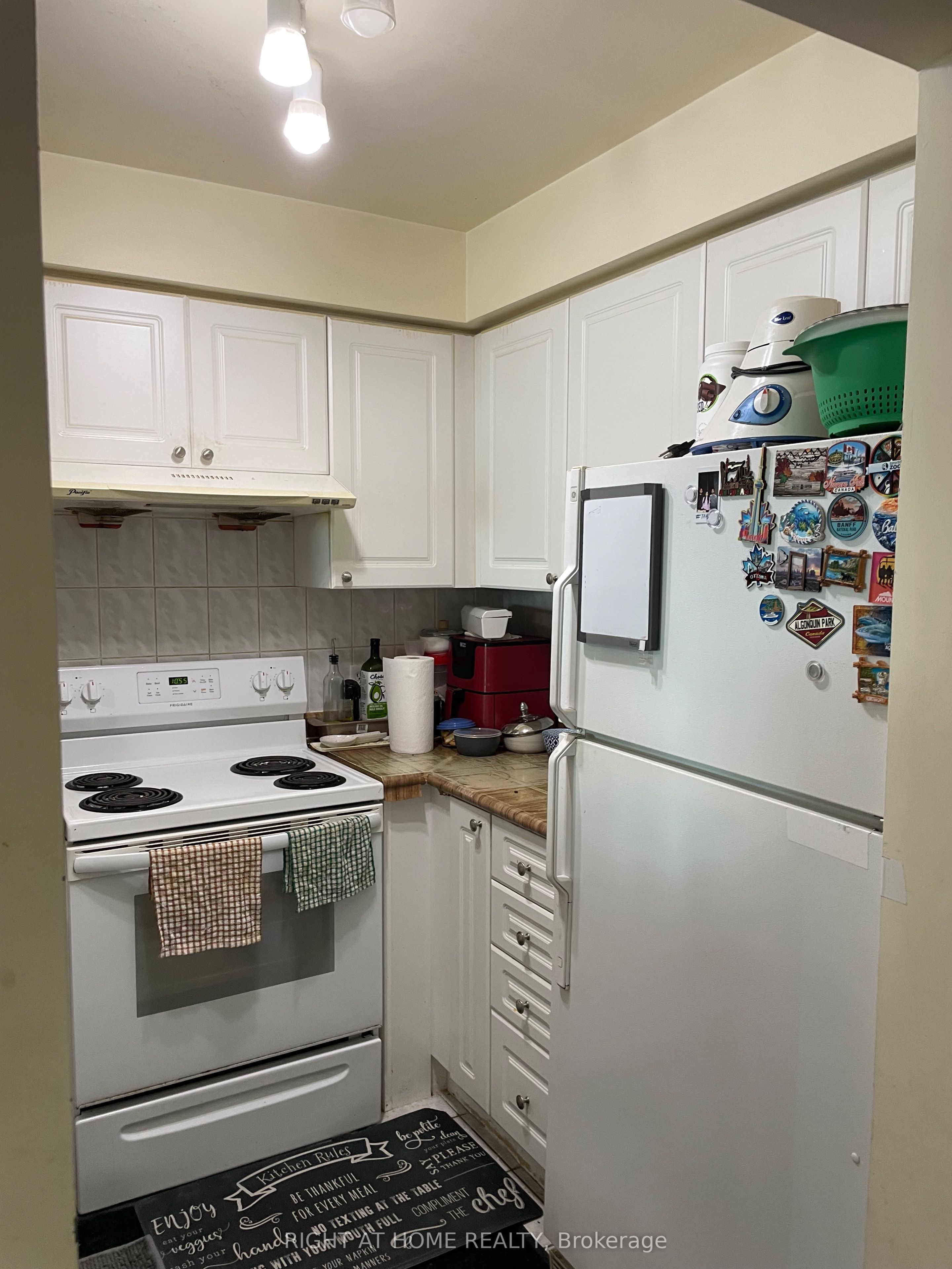 1 Lee Centre Drive 1510, Toronto, ON M1H 3J2 photo 5
