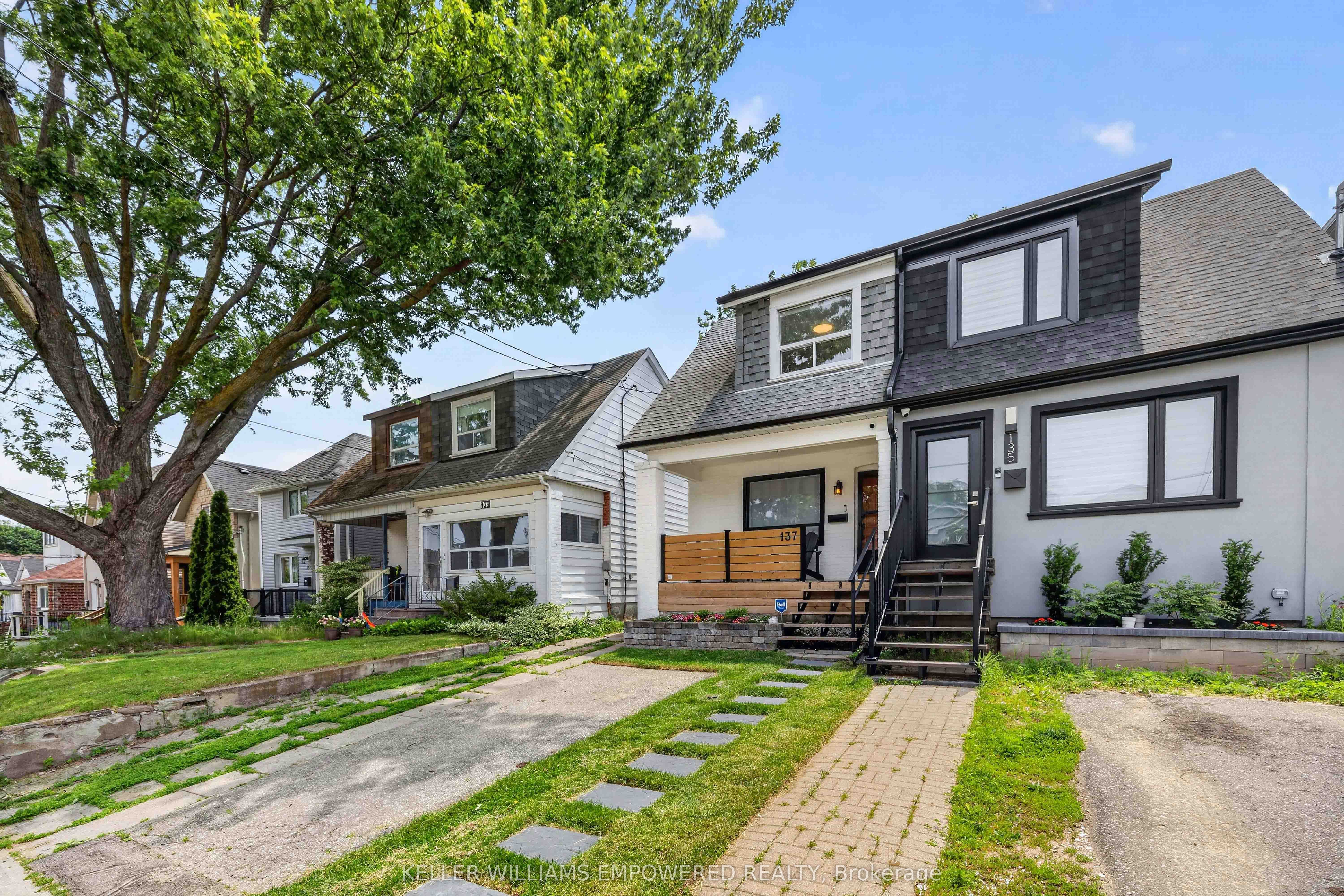 137 Holborne Avenue, Toronto, ON M4C 2R5 photo 2