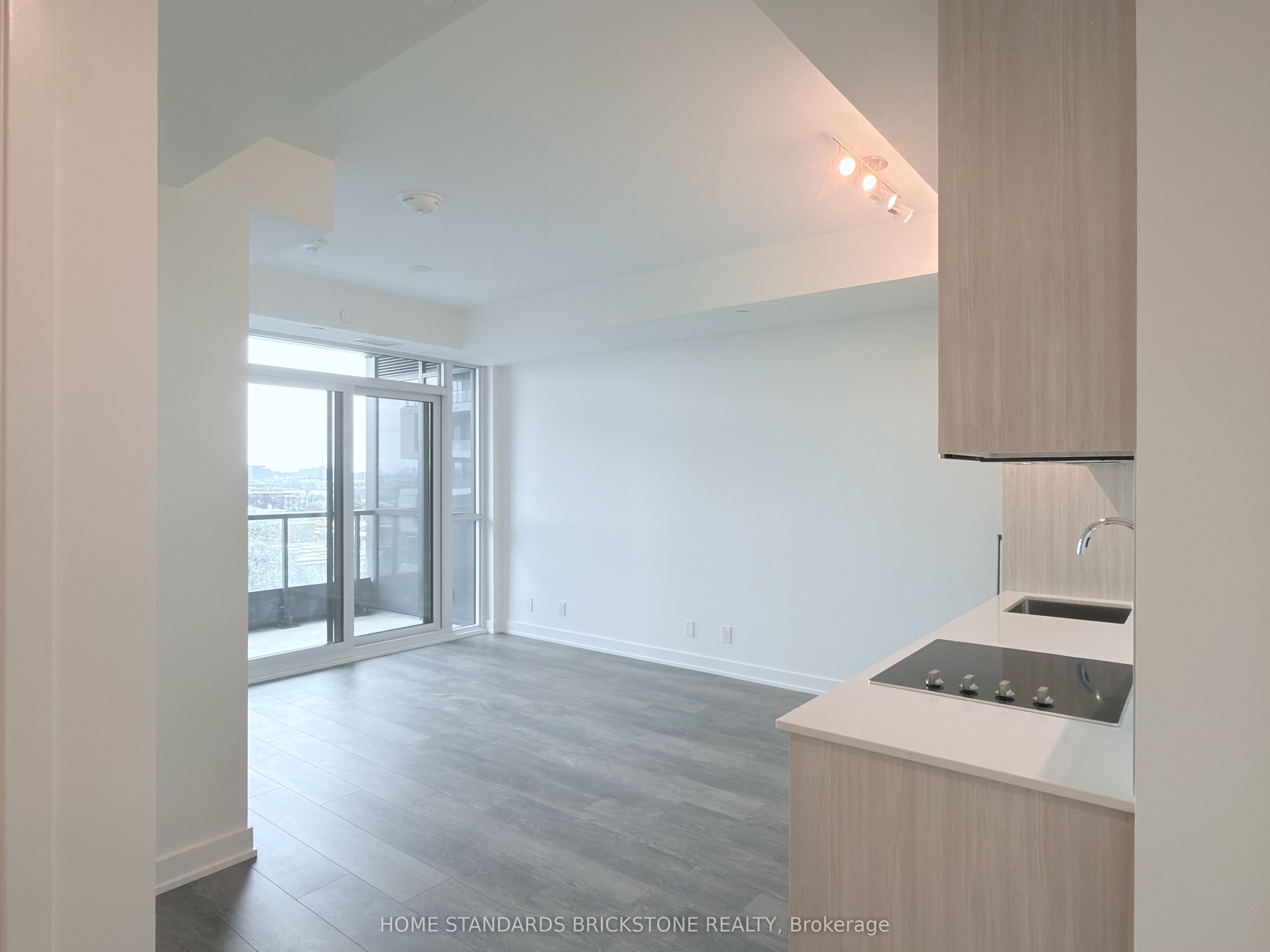 20 Deans Drive 702, Toronto, ON M1L 0J7 photo 3