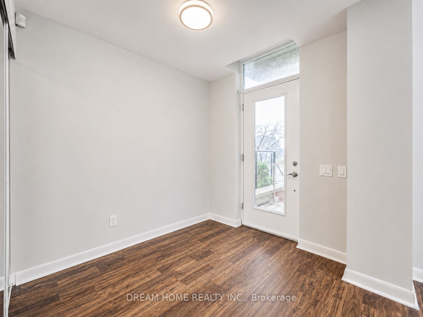 17 Town Centre Court, Toronto, ON M1P 0B3 photo 3