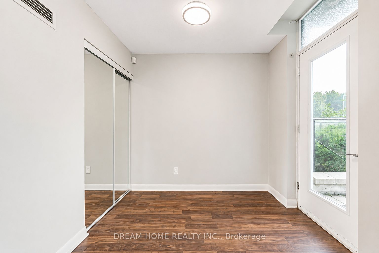 17 Town Centre Court, Toronto, ON M1P 0B3 photo 5