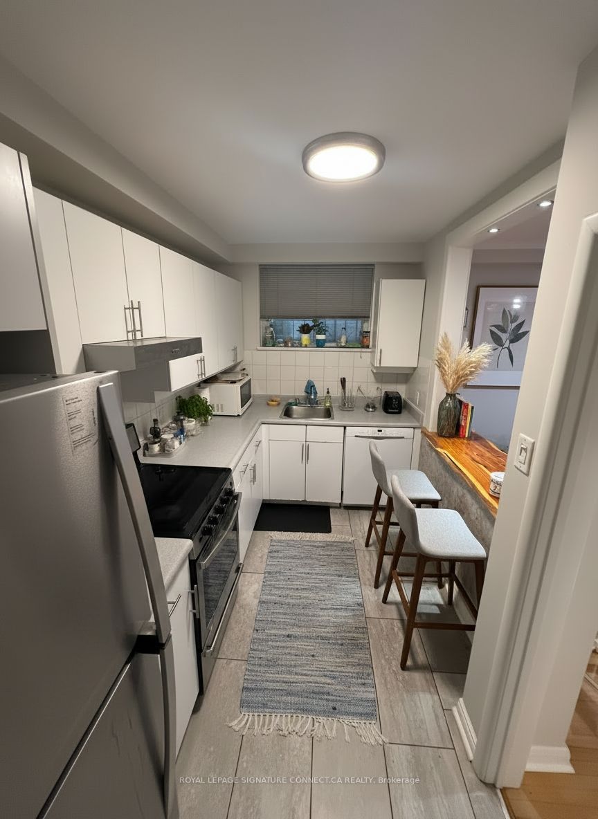 185 Silver Birch Avenue Lower, Toronto, ON M4E 3L3 photo 5