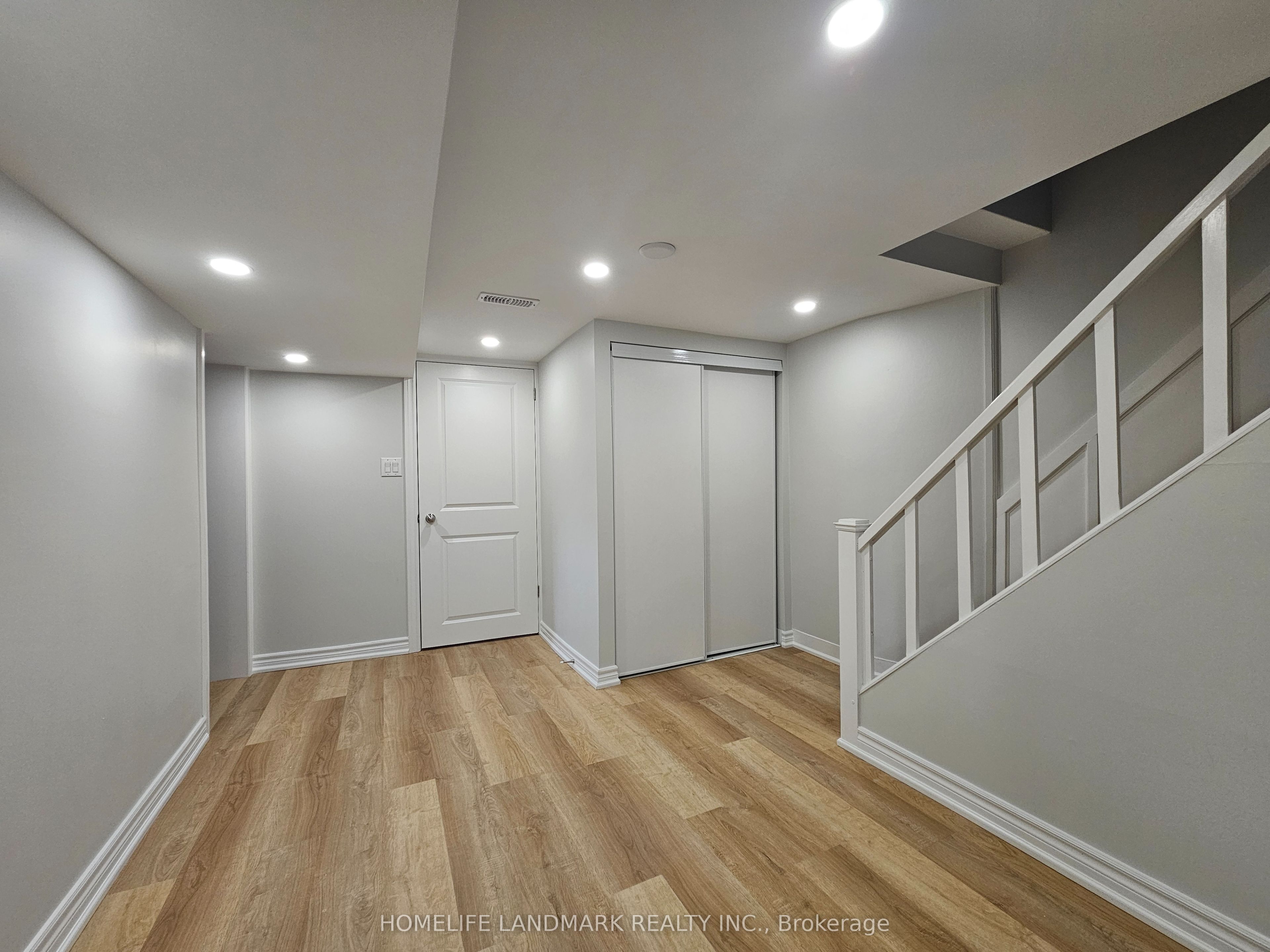 36 Corinne Crescent Basemen, Toronto, ON M1K 2Y9 photo 2