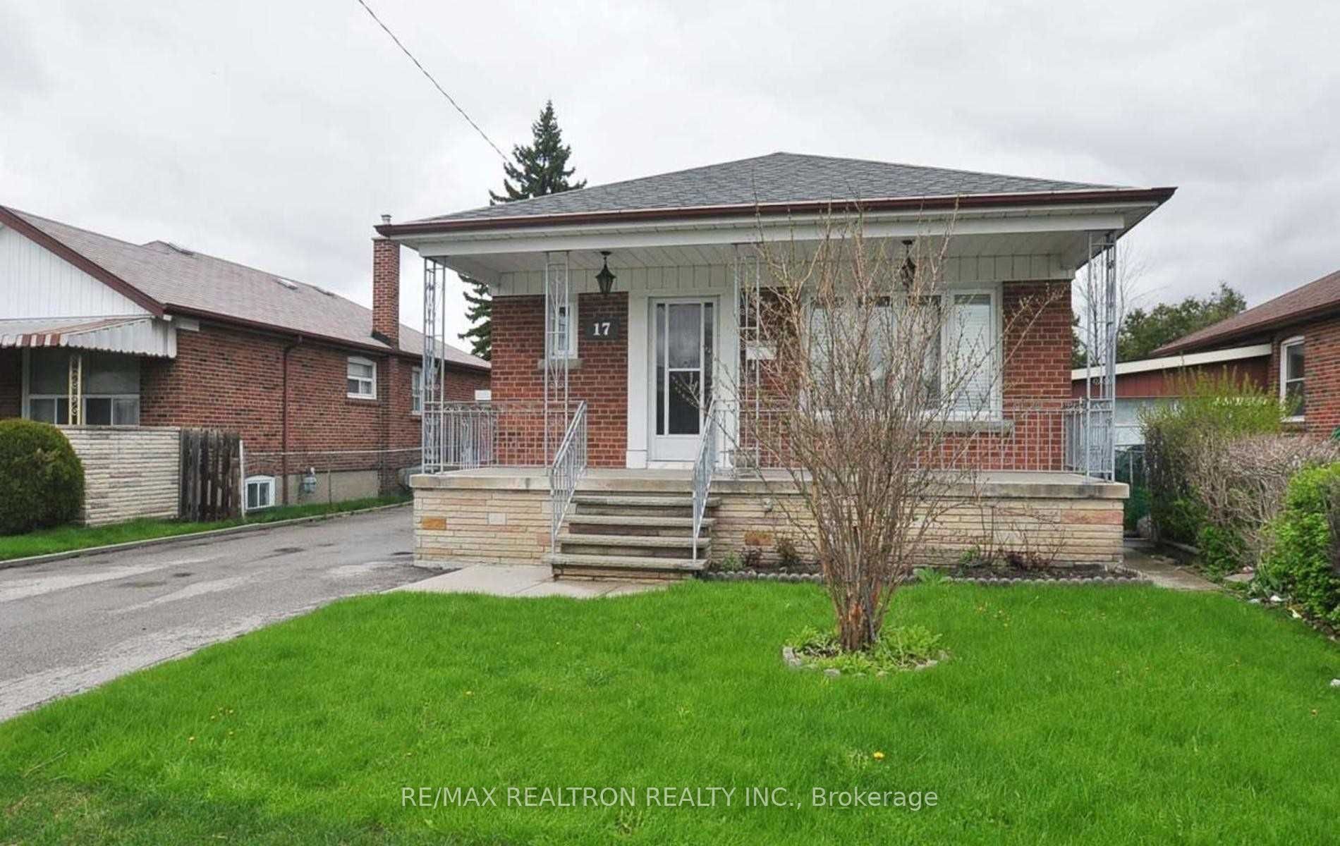 17 Crosland Drive Main Fl, Toronto, ON M1R 4M6 photo 2