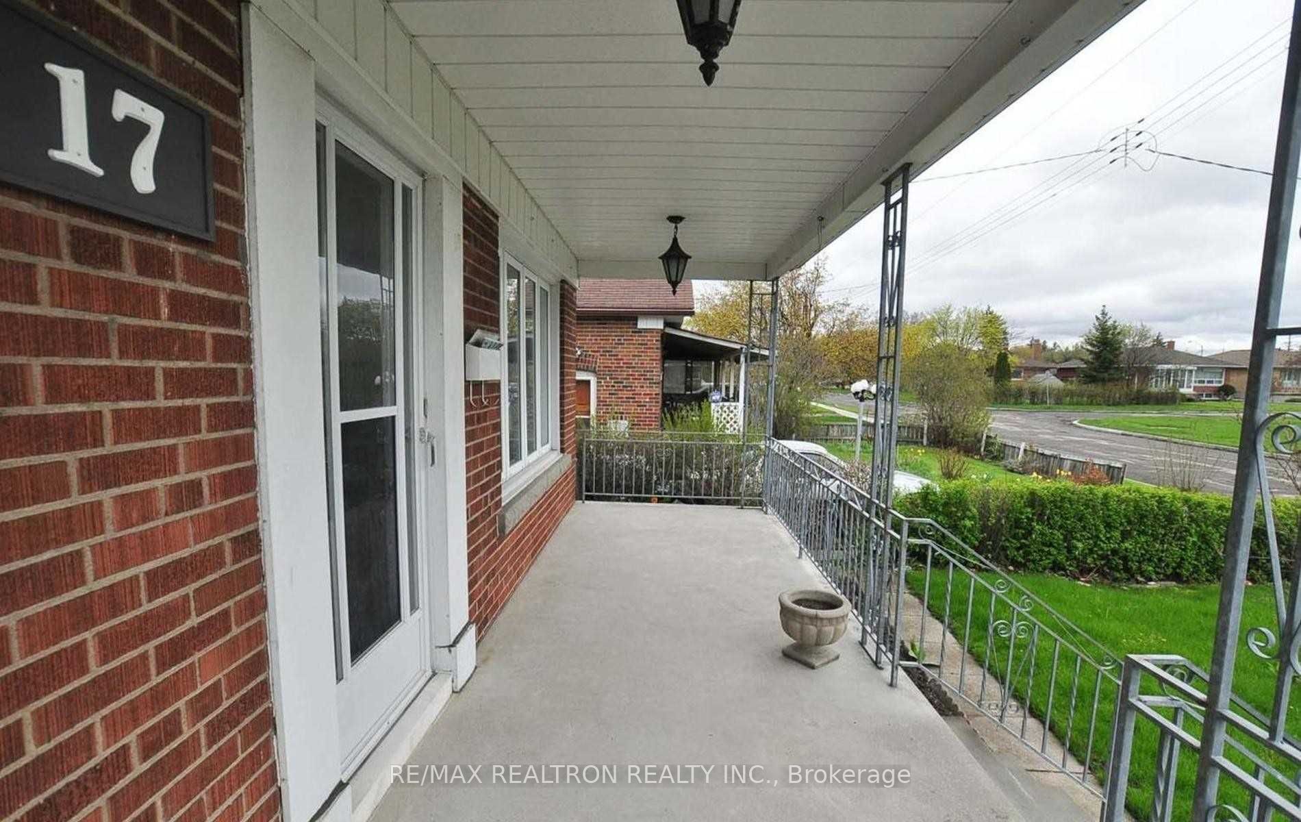 17 Crosland Drive Main Fl, Toronto, ON M1R 4M6 photo 3