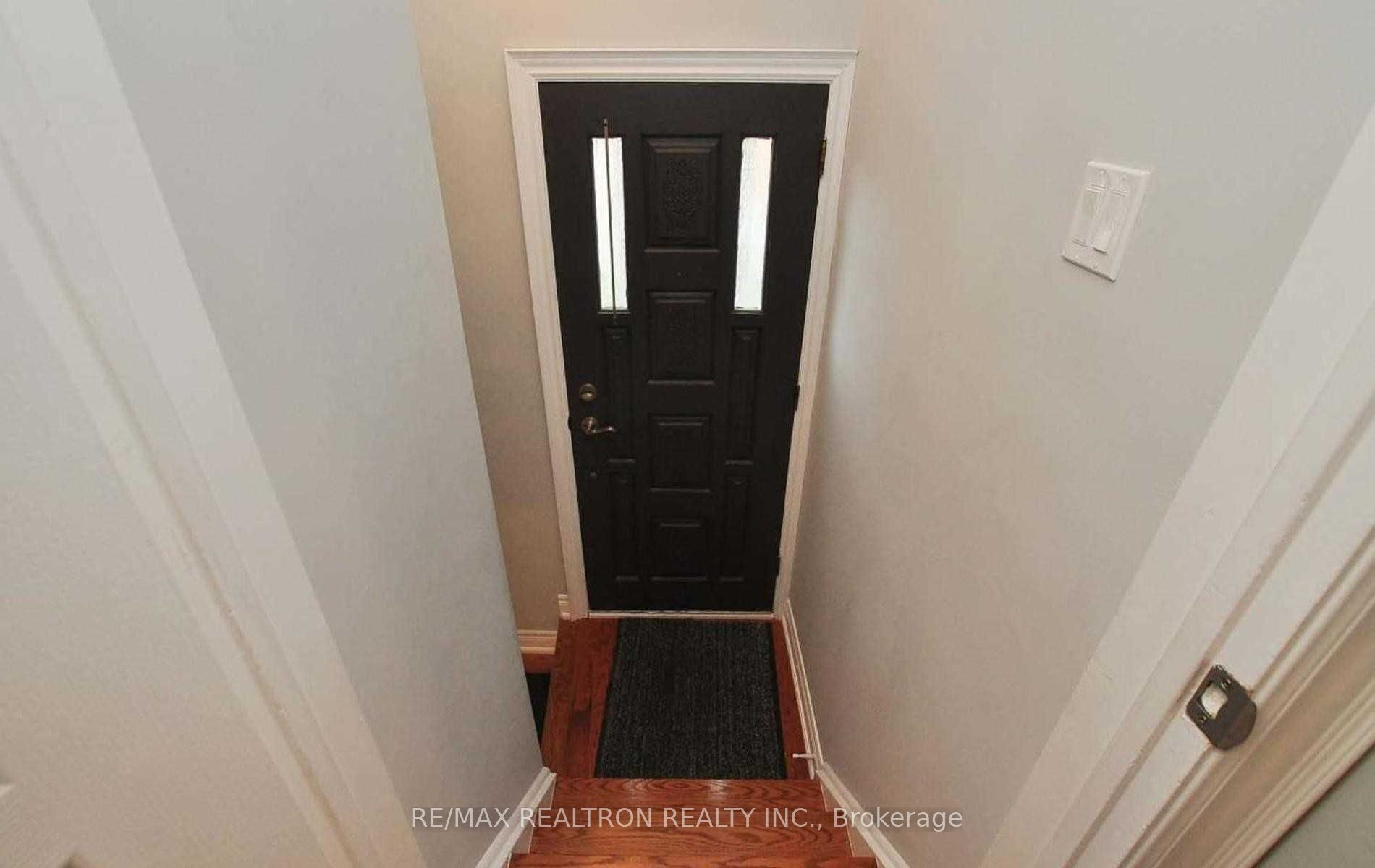 17 Crosland Drive Bsmt, Toronto, ON M1R 4M6 photo 4