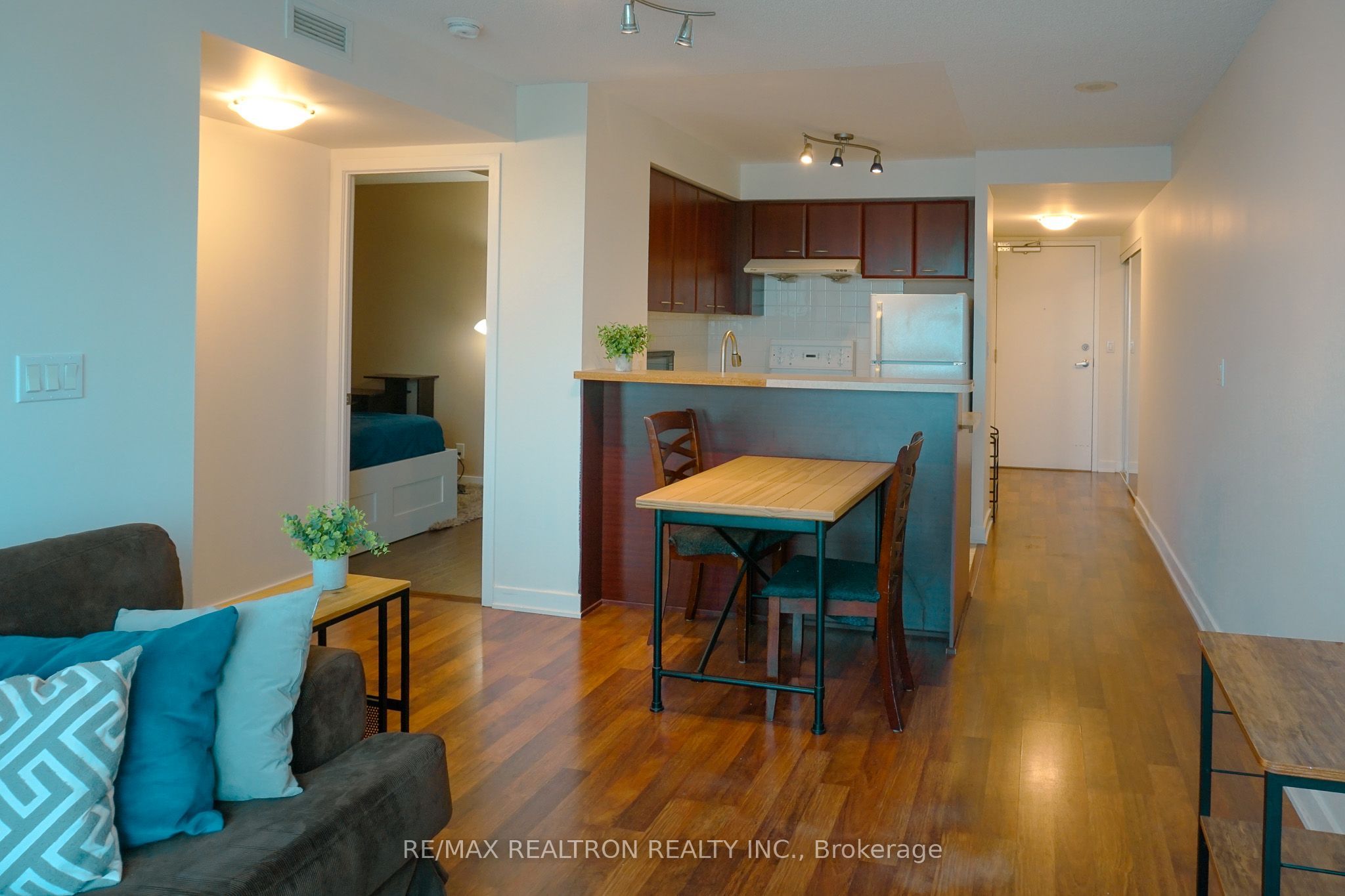 38 Lee Centre Drive 915, Toronto, ON M1H 3J7 photo 4