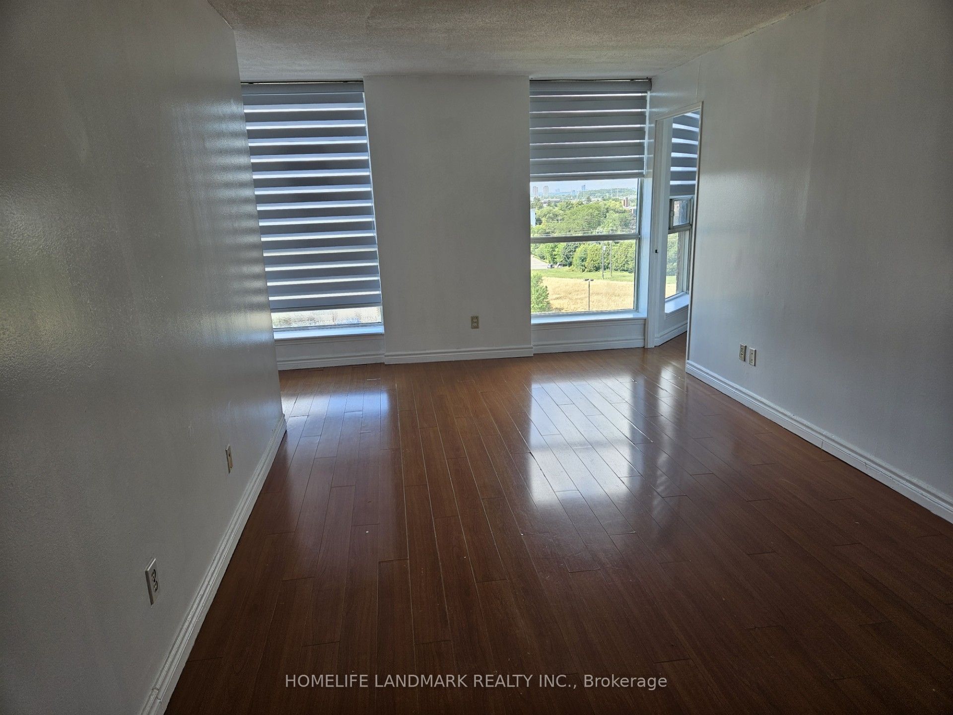 2460 Eglinton Avenue E 901, Toronto, ON M1K 5J7 photo 2